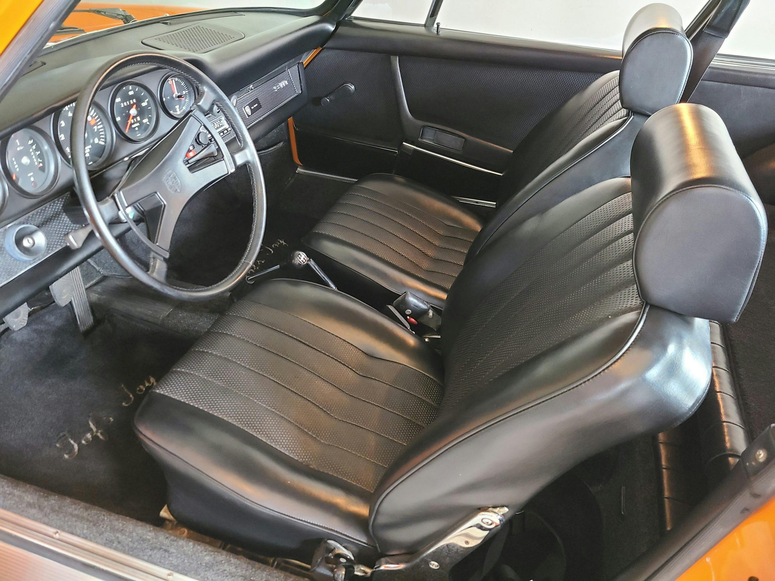 1971 Porsche 911 T interior