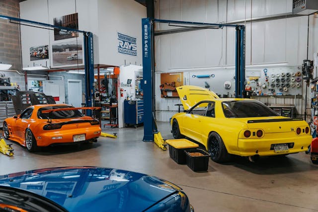 JDM story - Driver Motorsports GTR and FD RX7 in shop