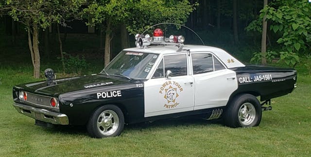 Hellcat cop car 1968 Dodge Coronet front