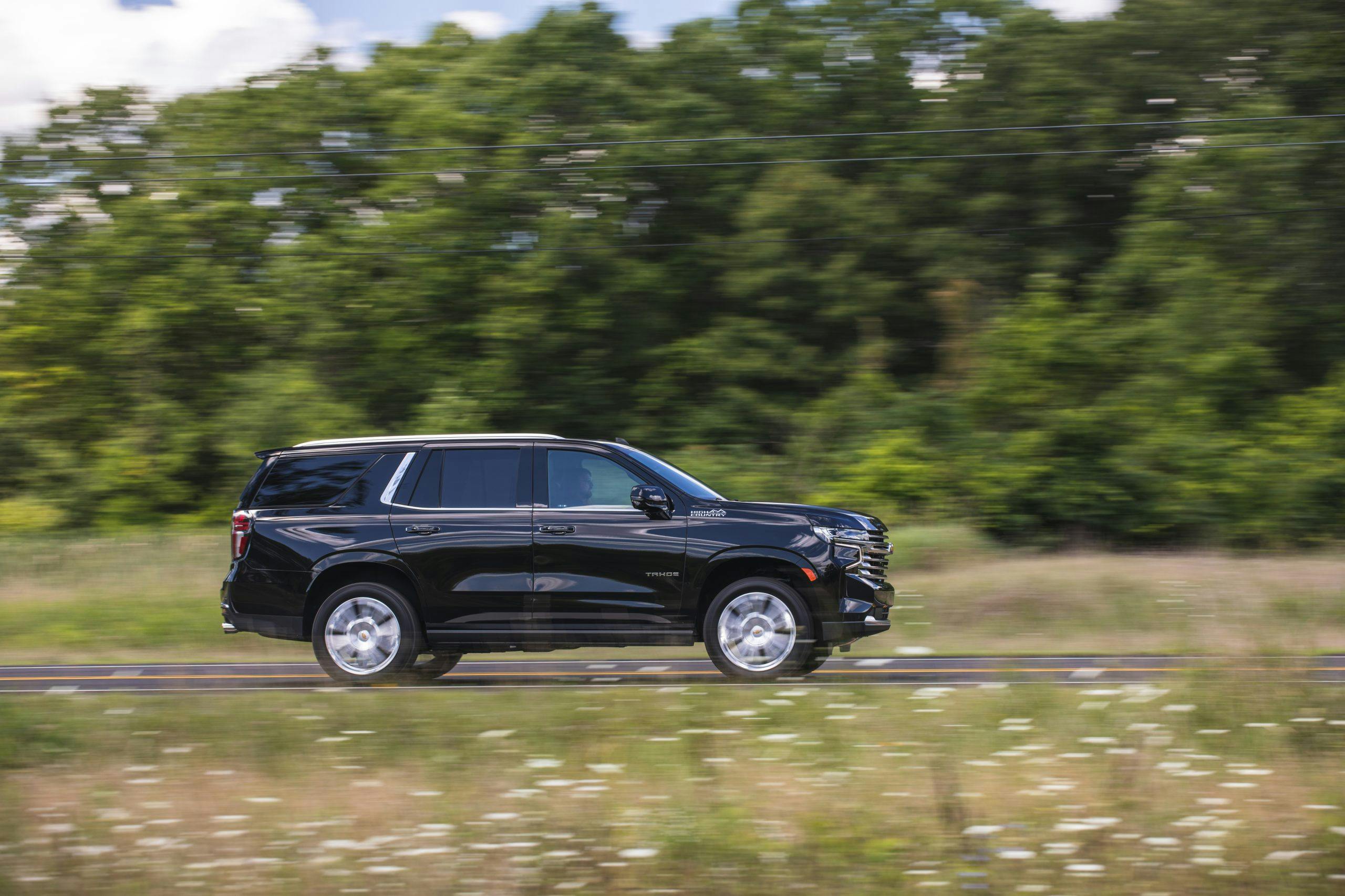 2021 Chevrolet Tahoe High Country side profile action