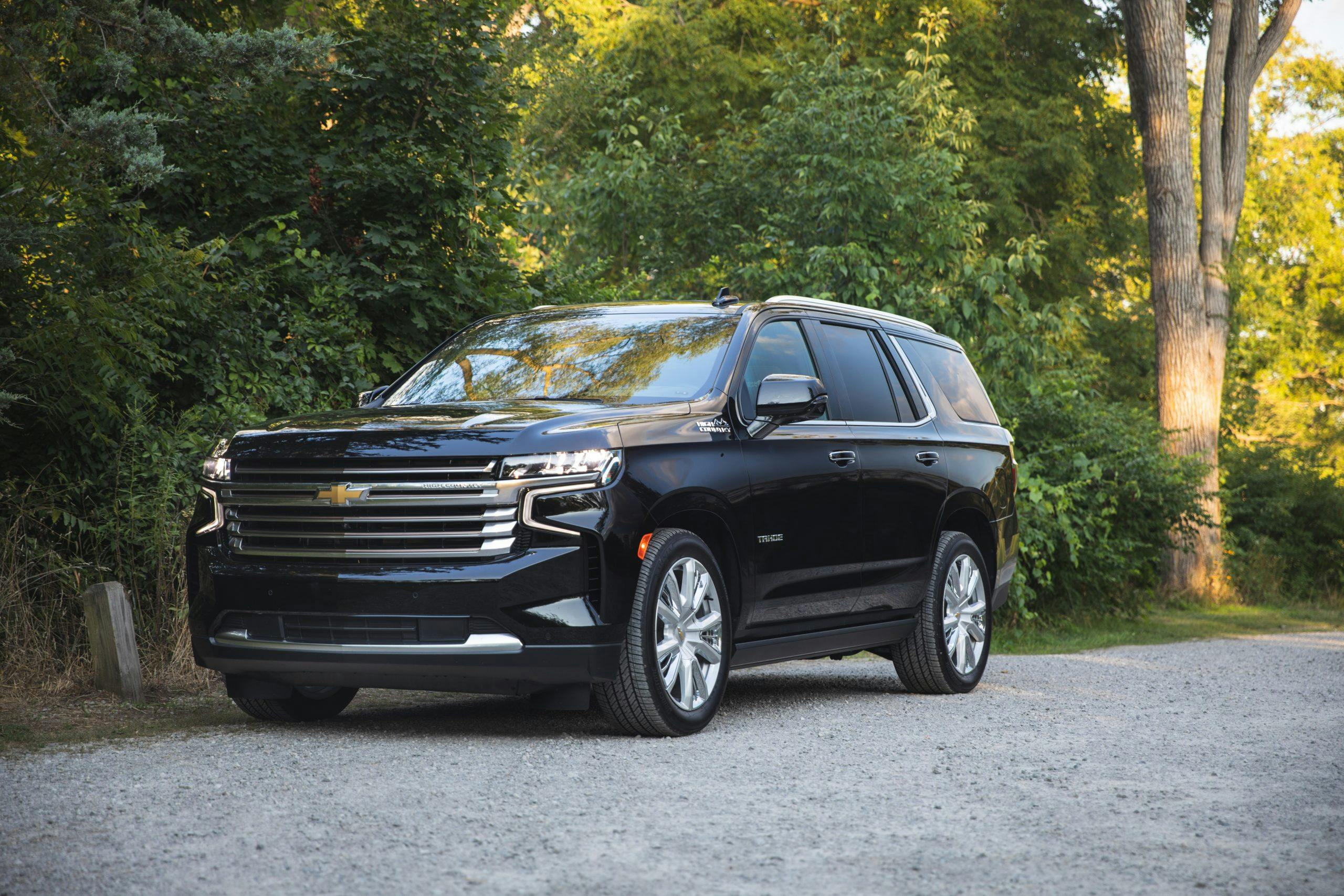 2021 Chevrolet Tahoe High Country front three-quarter