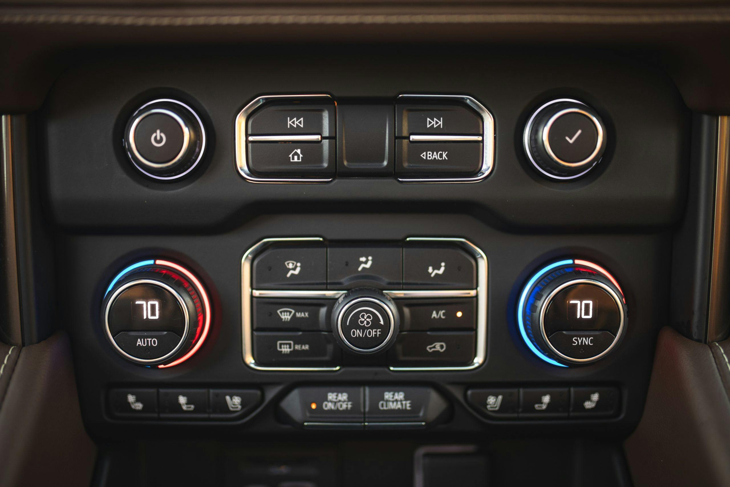 2021 Chevrolet Tahoe High Country climate controls