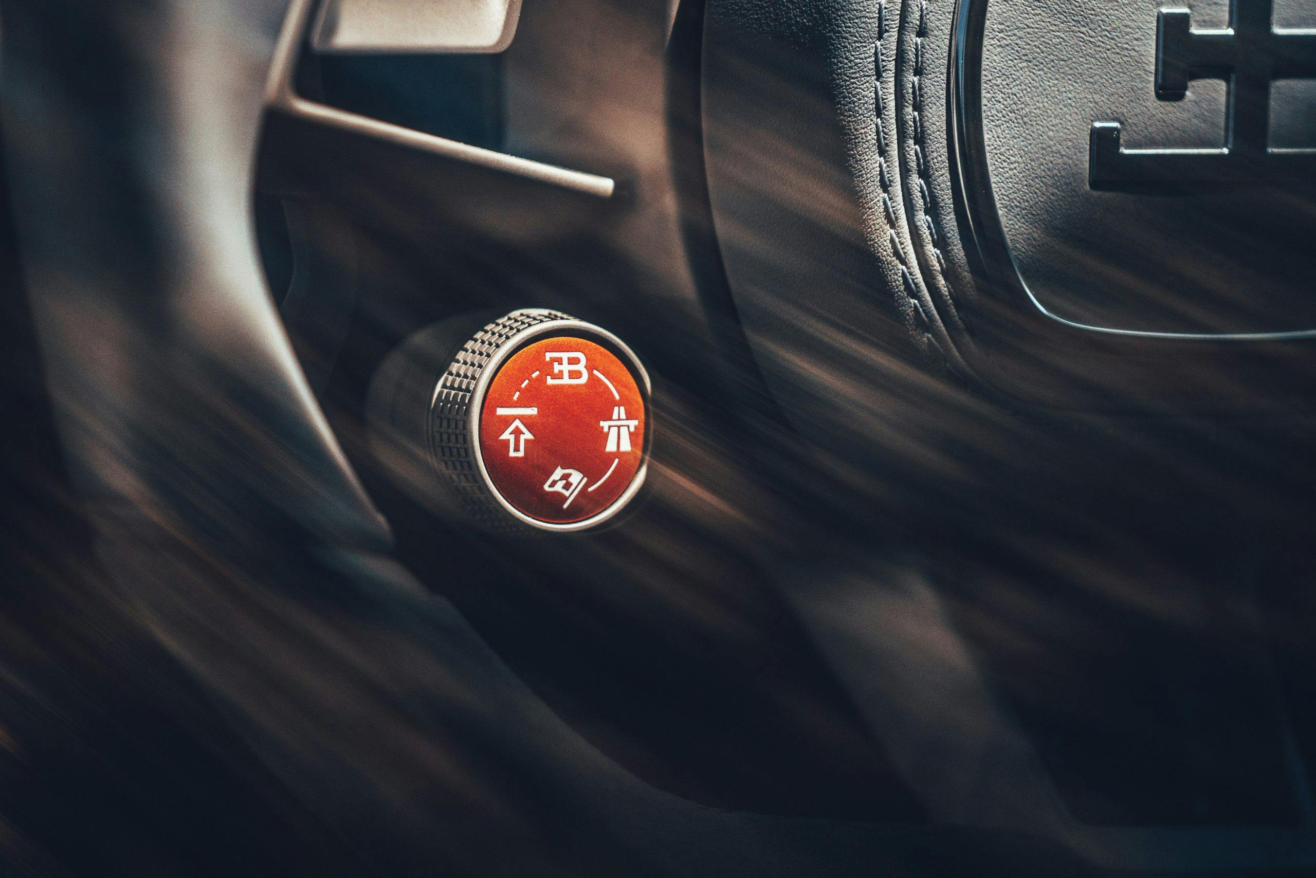 Bugatti Divo driving mode detail steering wheel
