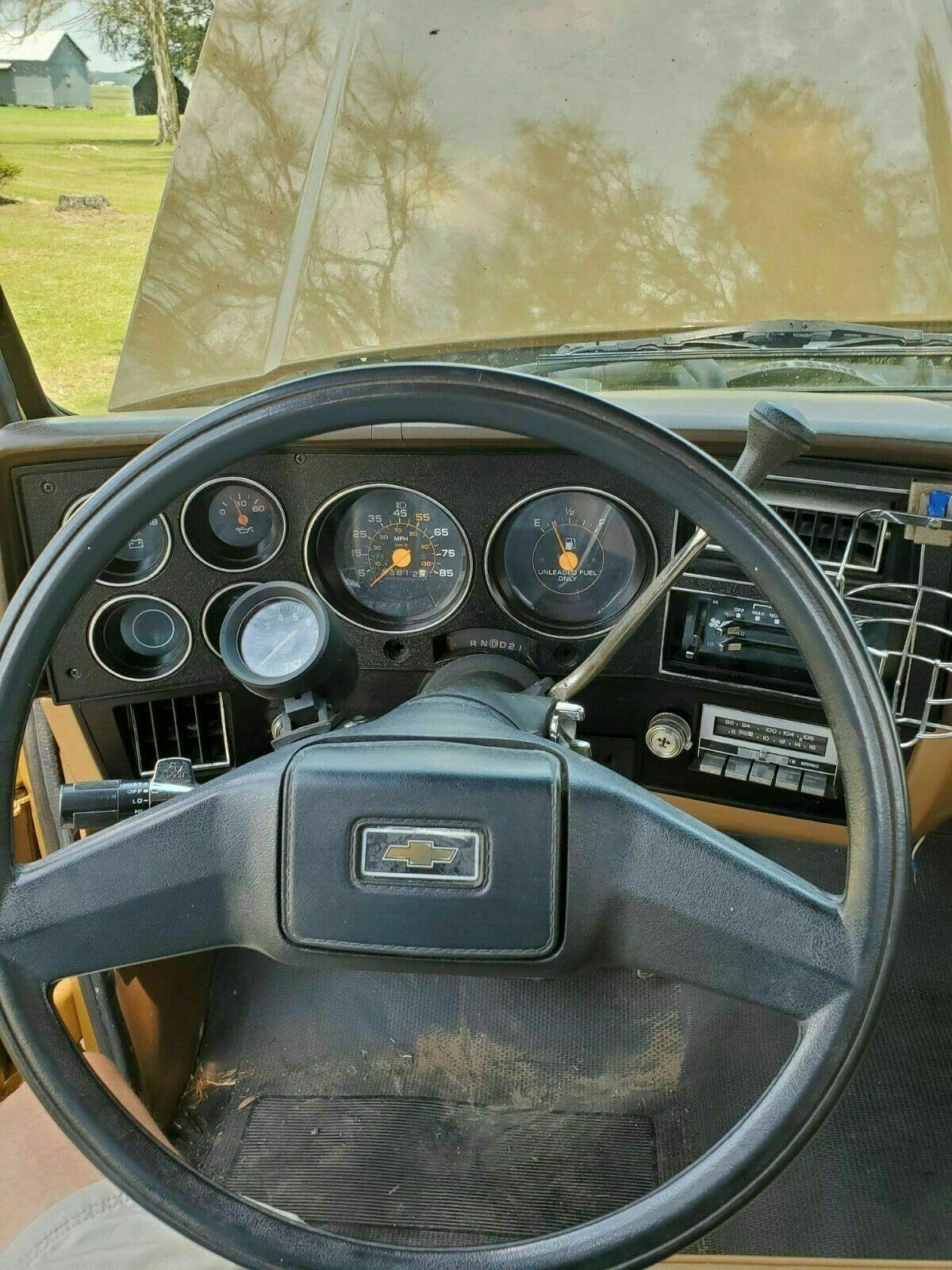 1986 Chevrolet C-10 steering wheel driver seat gauges