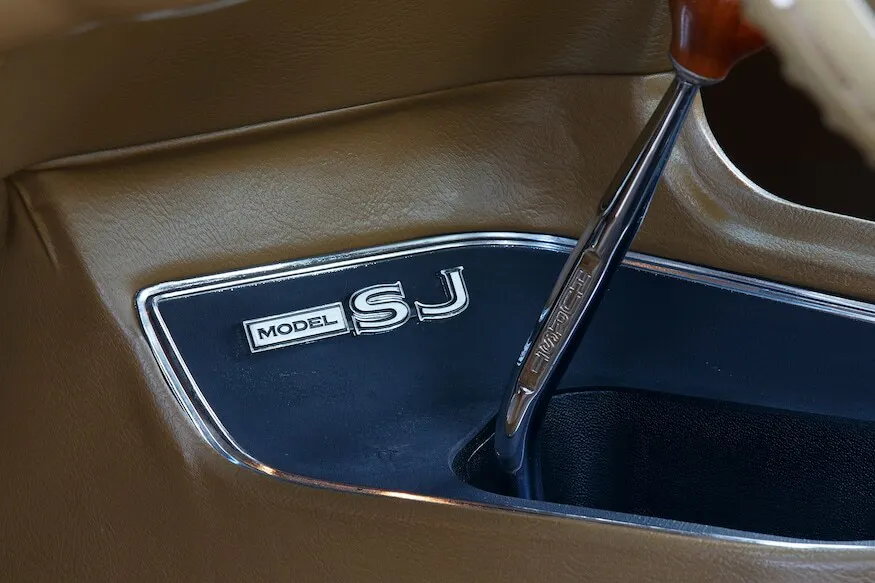 1969 pontiac grand prix sj center console badge