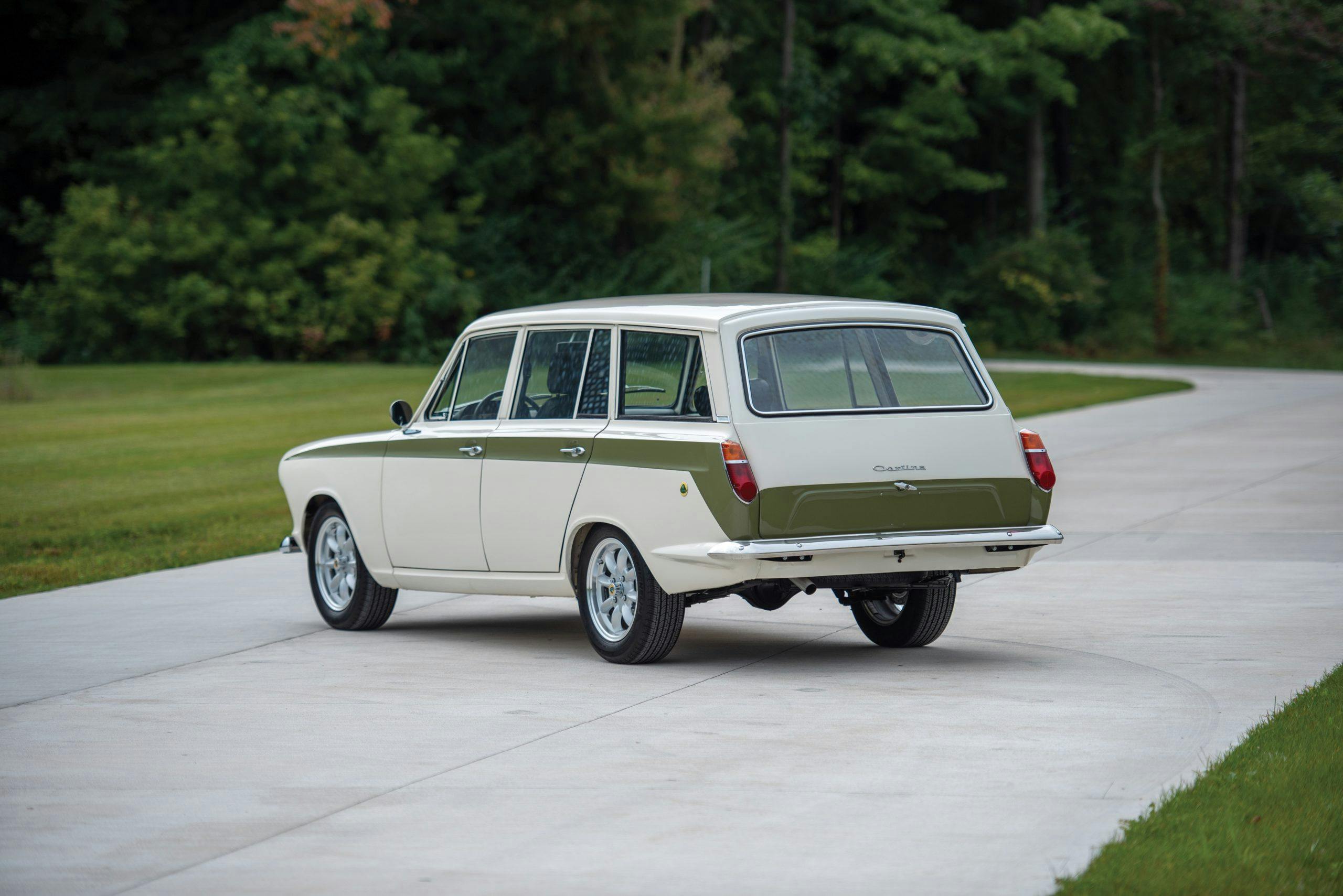 1965-Ford-Cortina-Lotus-Mk-1-Estate-Custom-_1