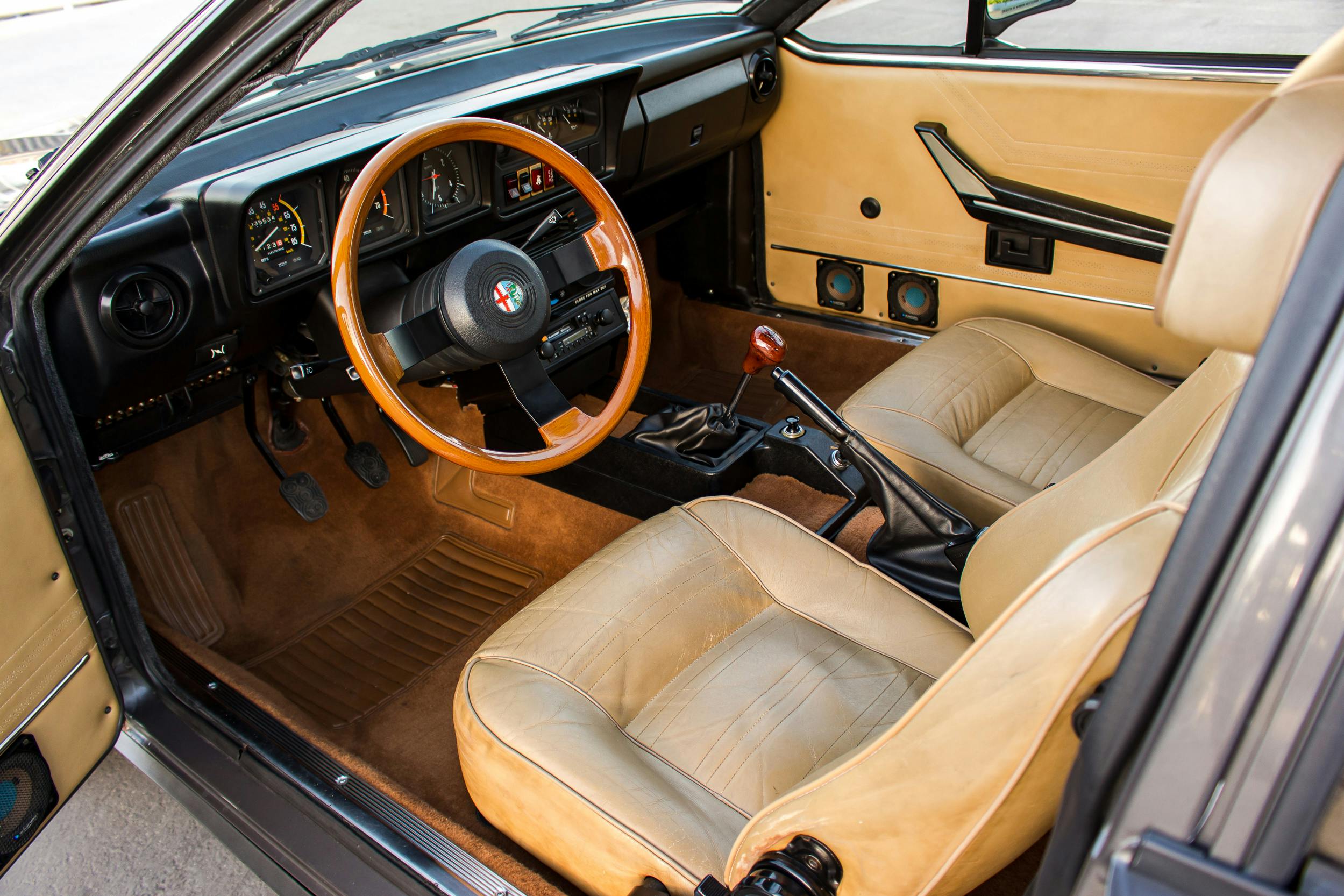 1981 Alfa Romeo GTV 6 2.5 interior