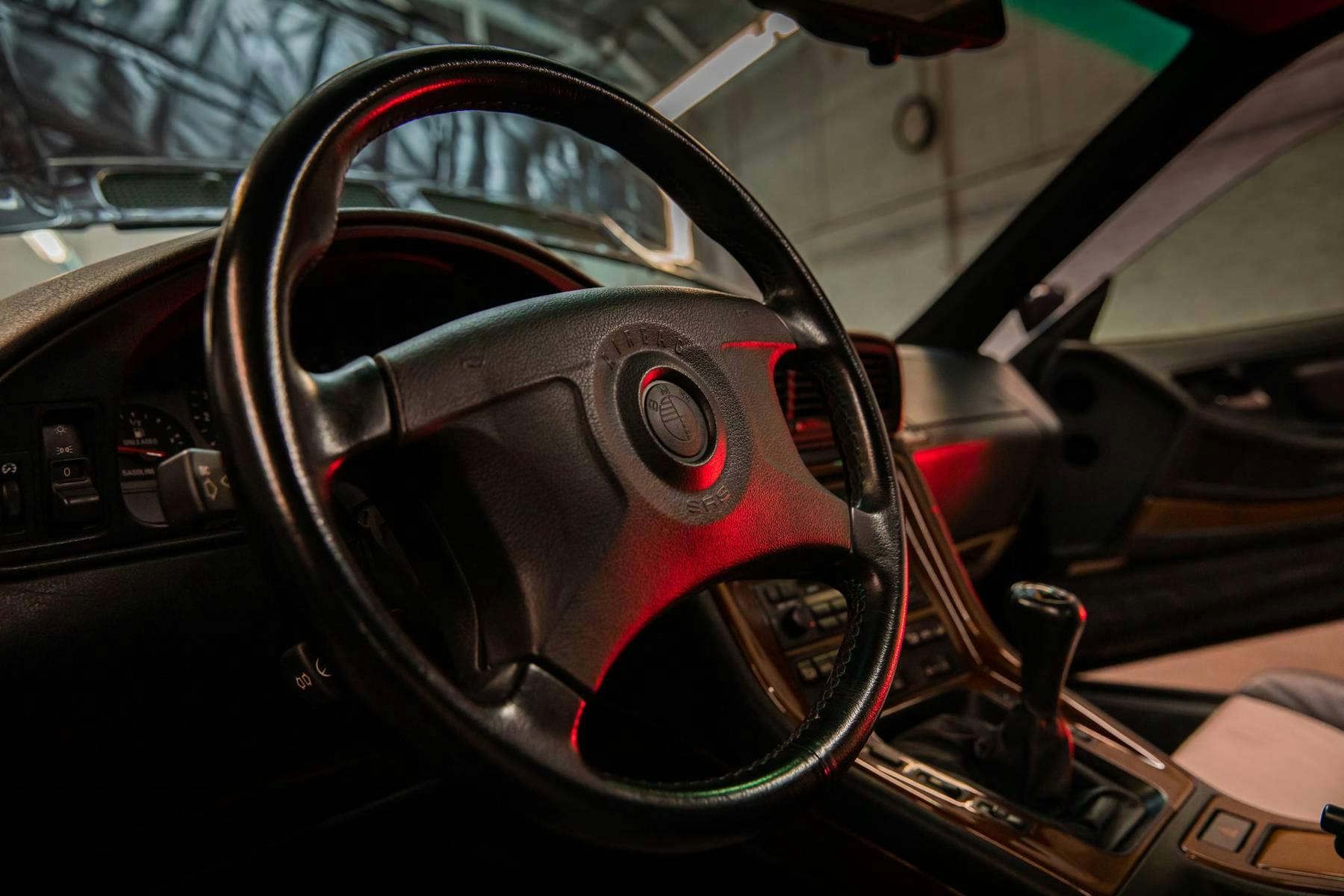 1995 BMW 850CSi steering wheel