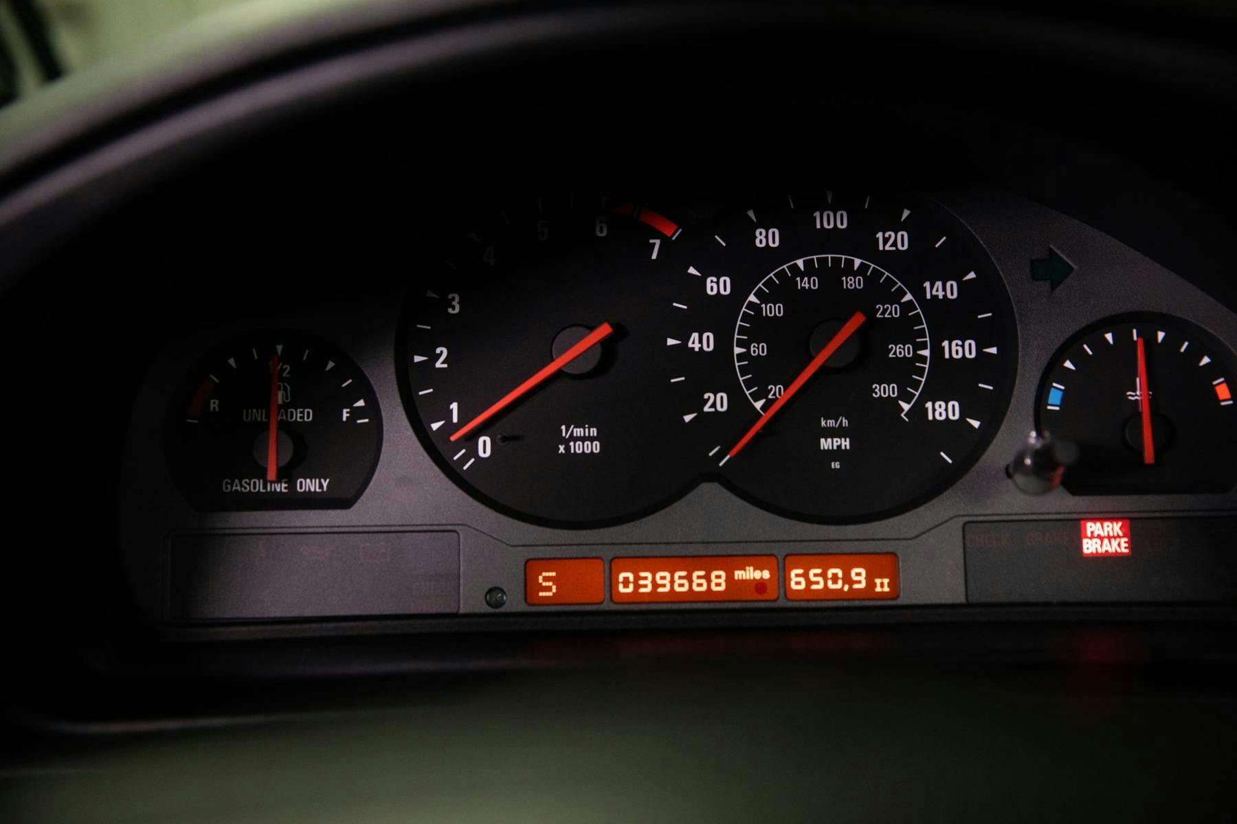 1995 BMW 850CSi dash gauges