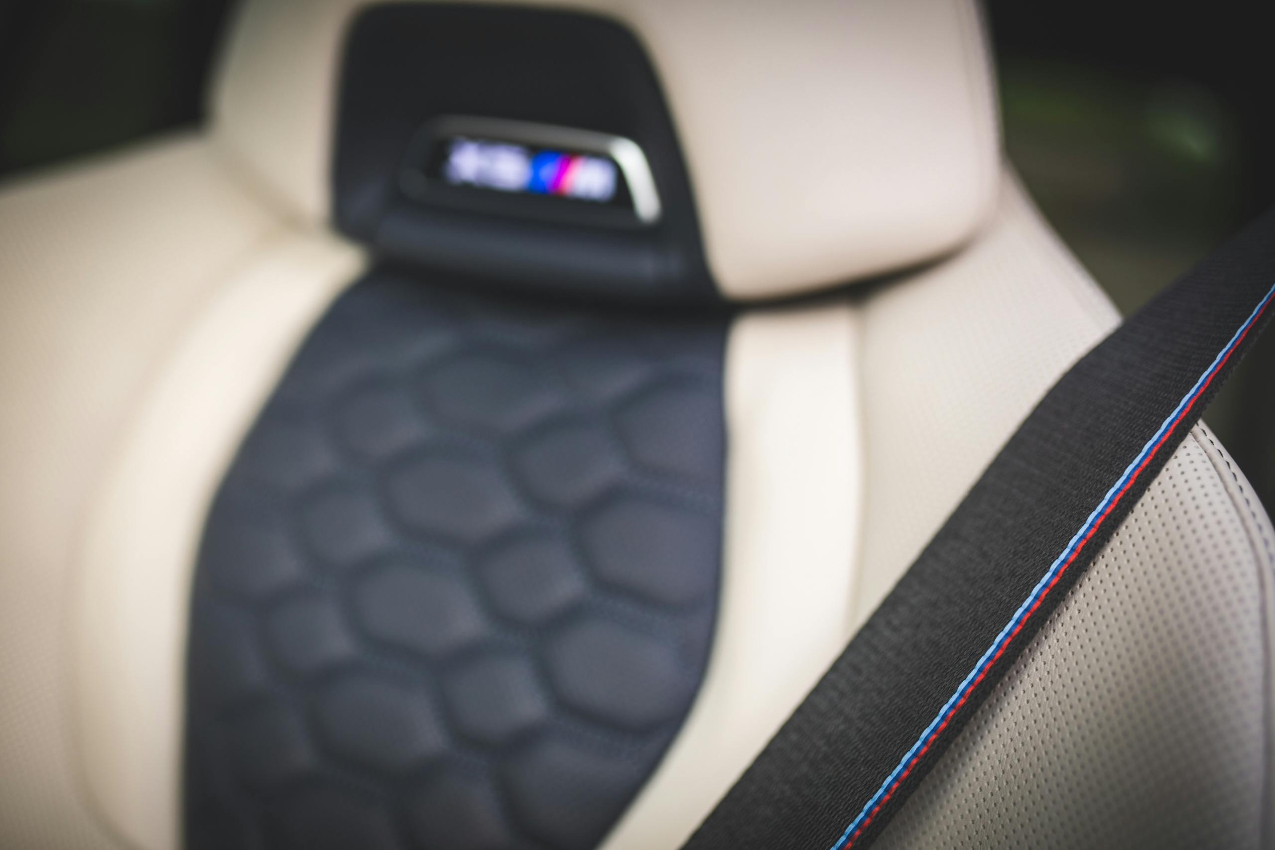bmw x5m seat belt stitching detail