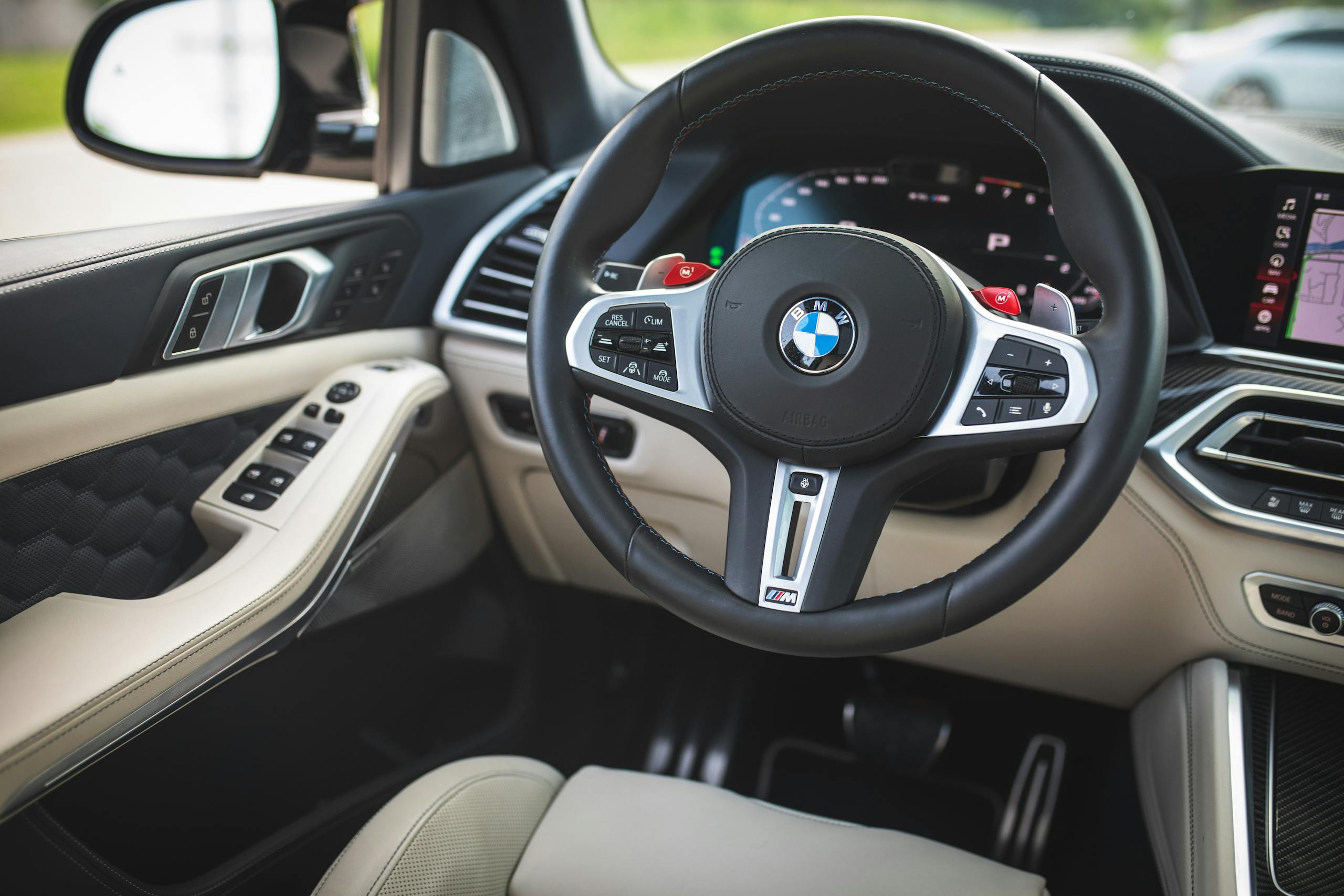 bmw x5m interior steering wheel detail