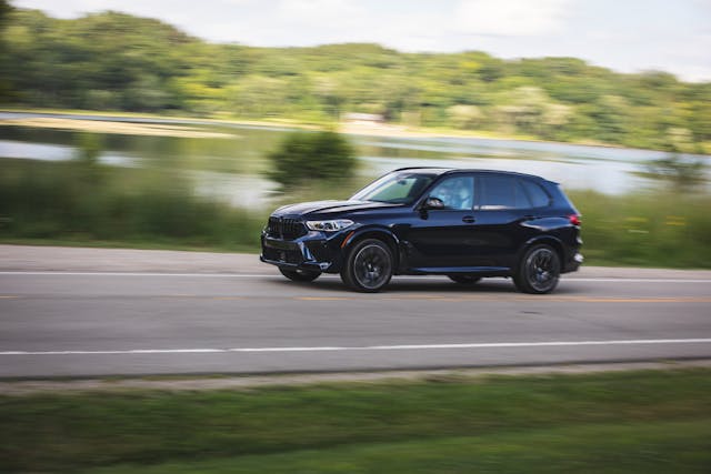 bmw x5m front three-quarter action