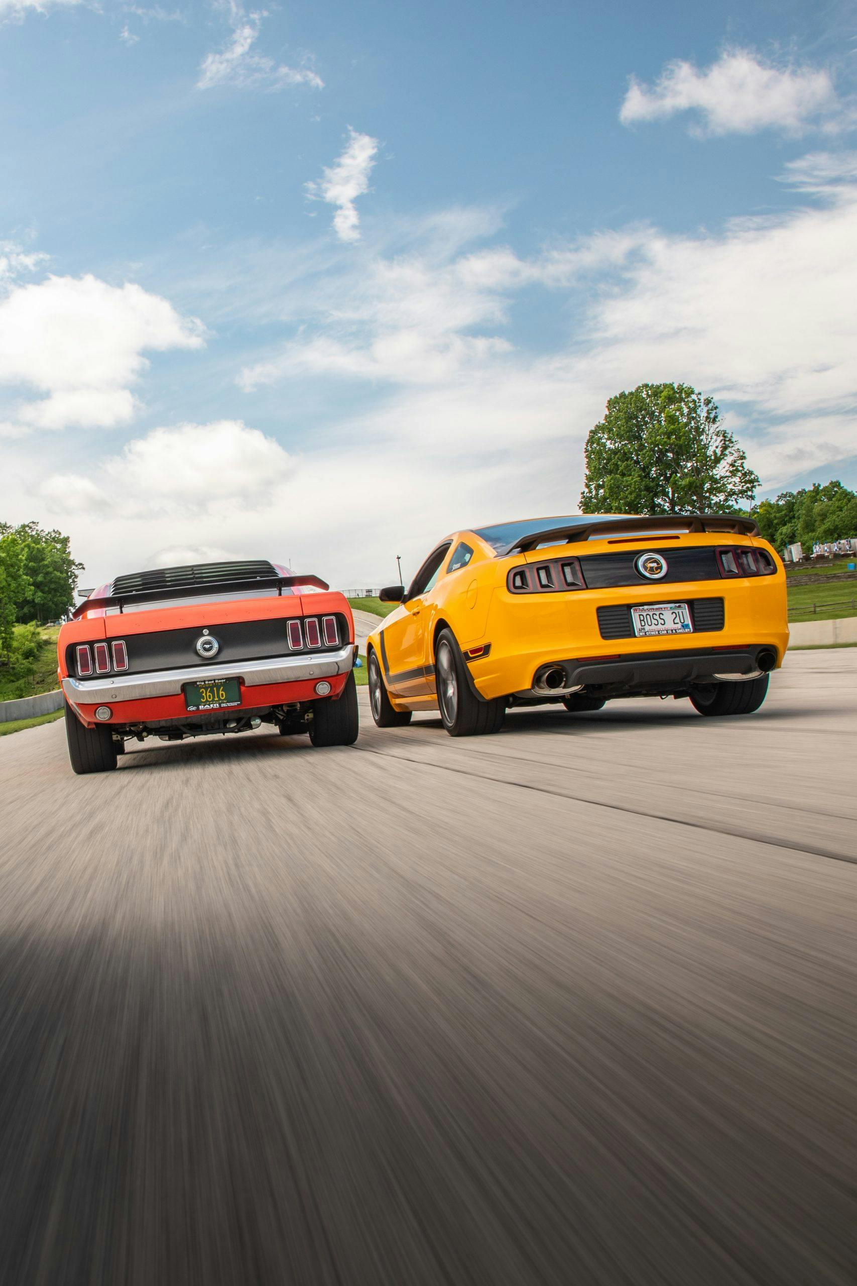 ford mustang boss 302 vintage vs modern dynamic track action