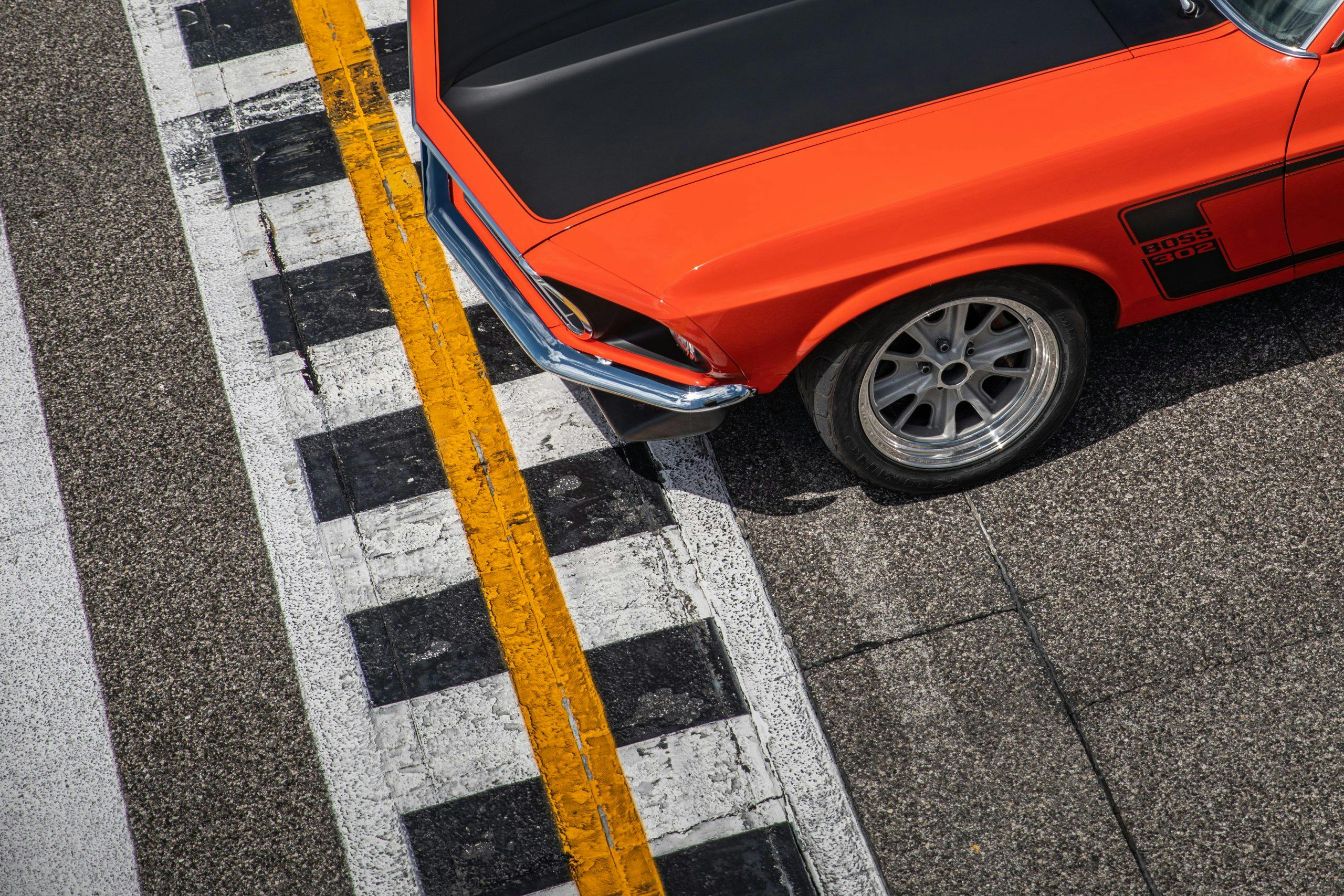ford mustang boss 302 vintage finish line