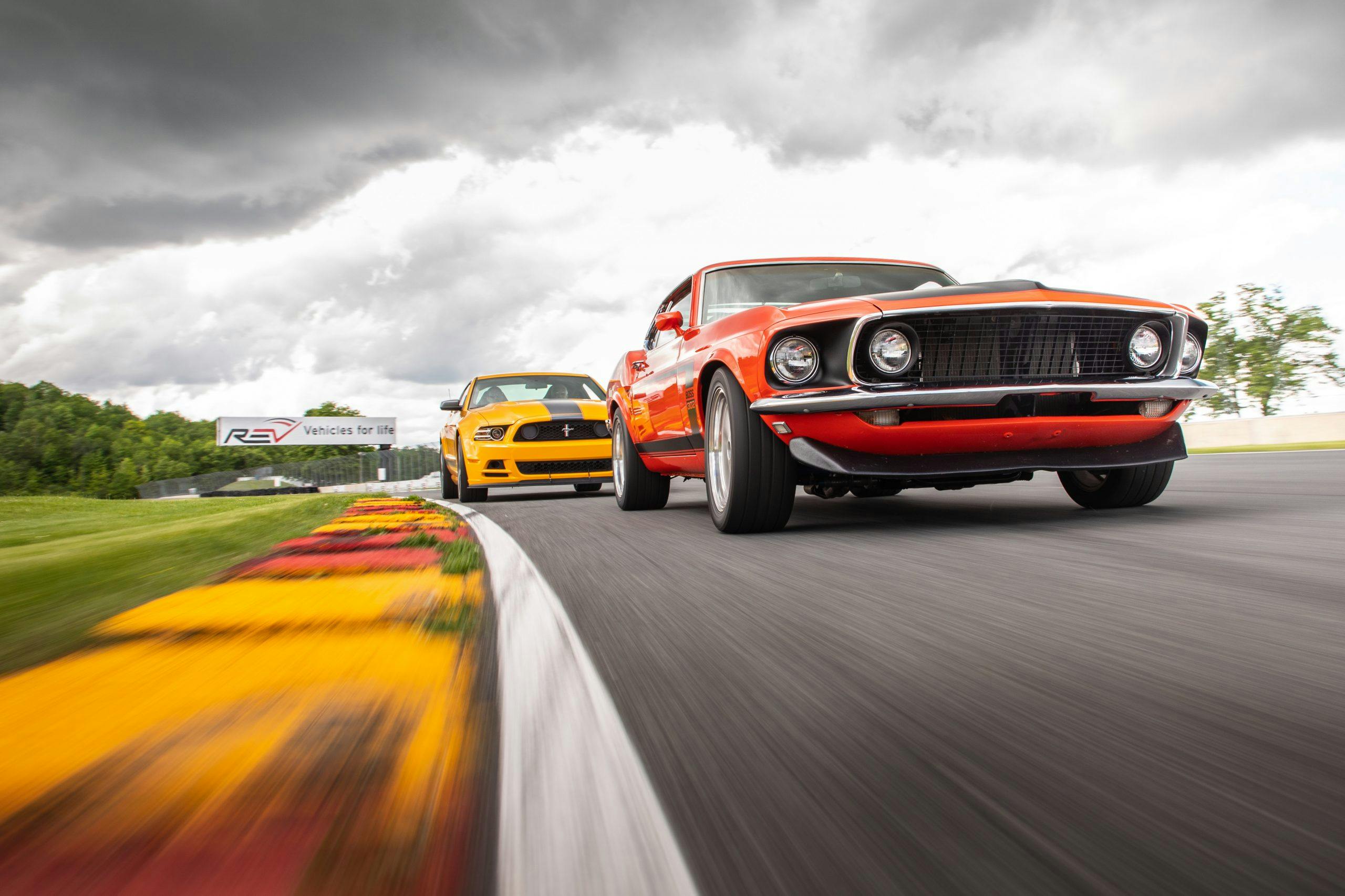ford mustang boss 302 vintage front three-quarter