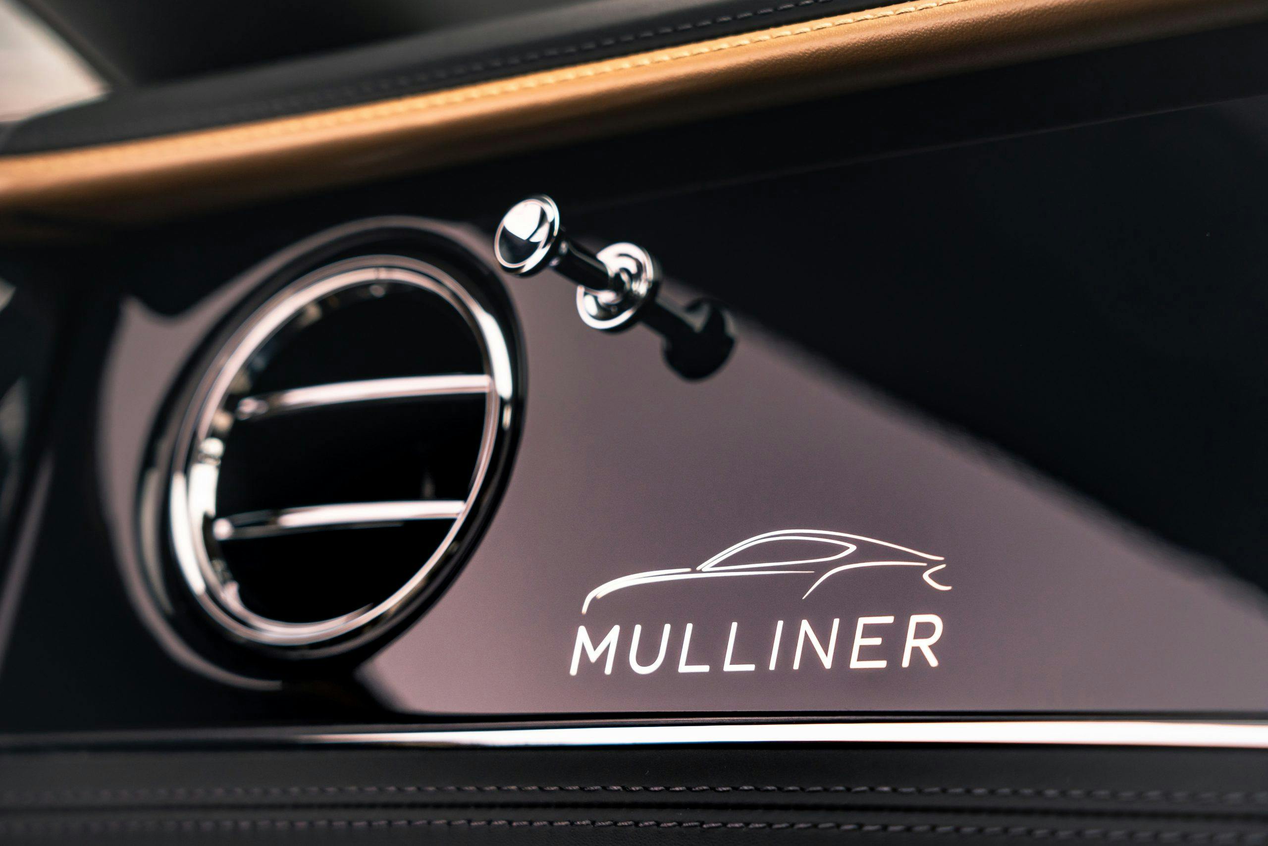 Bentley GT Mulliner silhouette graphic