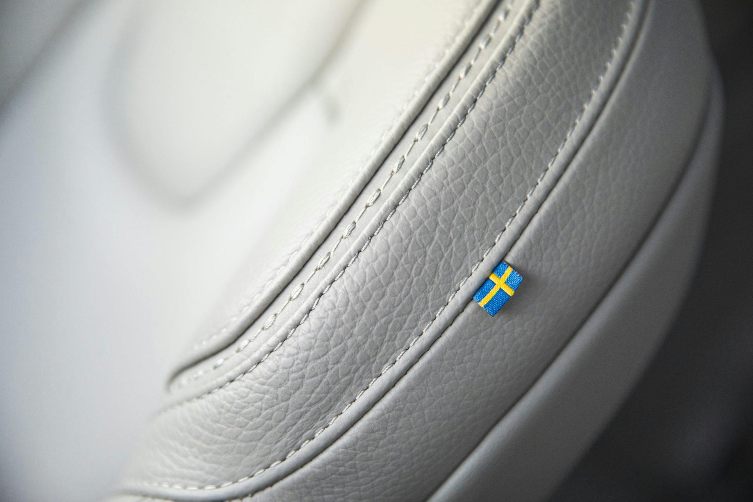 Volvo V60 Cross Country T5 AWD seat swedish flag detail