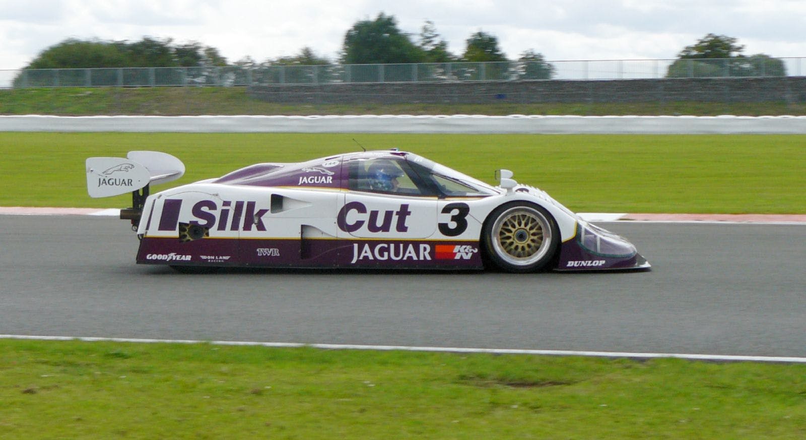 silk cut jaguar side profile dynamic track action