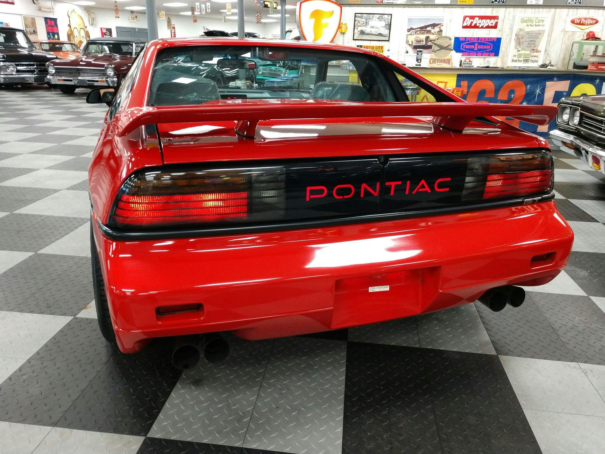 1988 pontiac fiero gt rear
