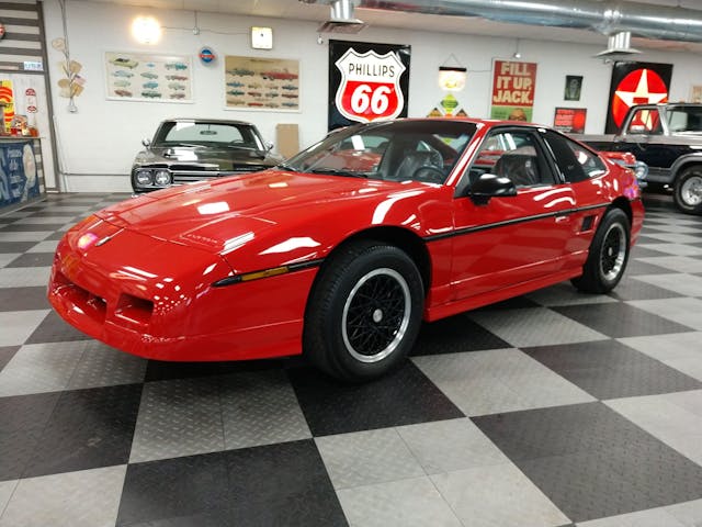 1988 pontiac fiero gt front three-quarter