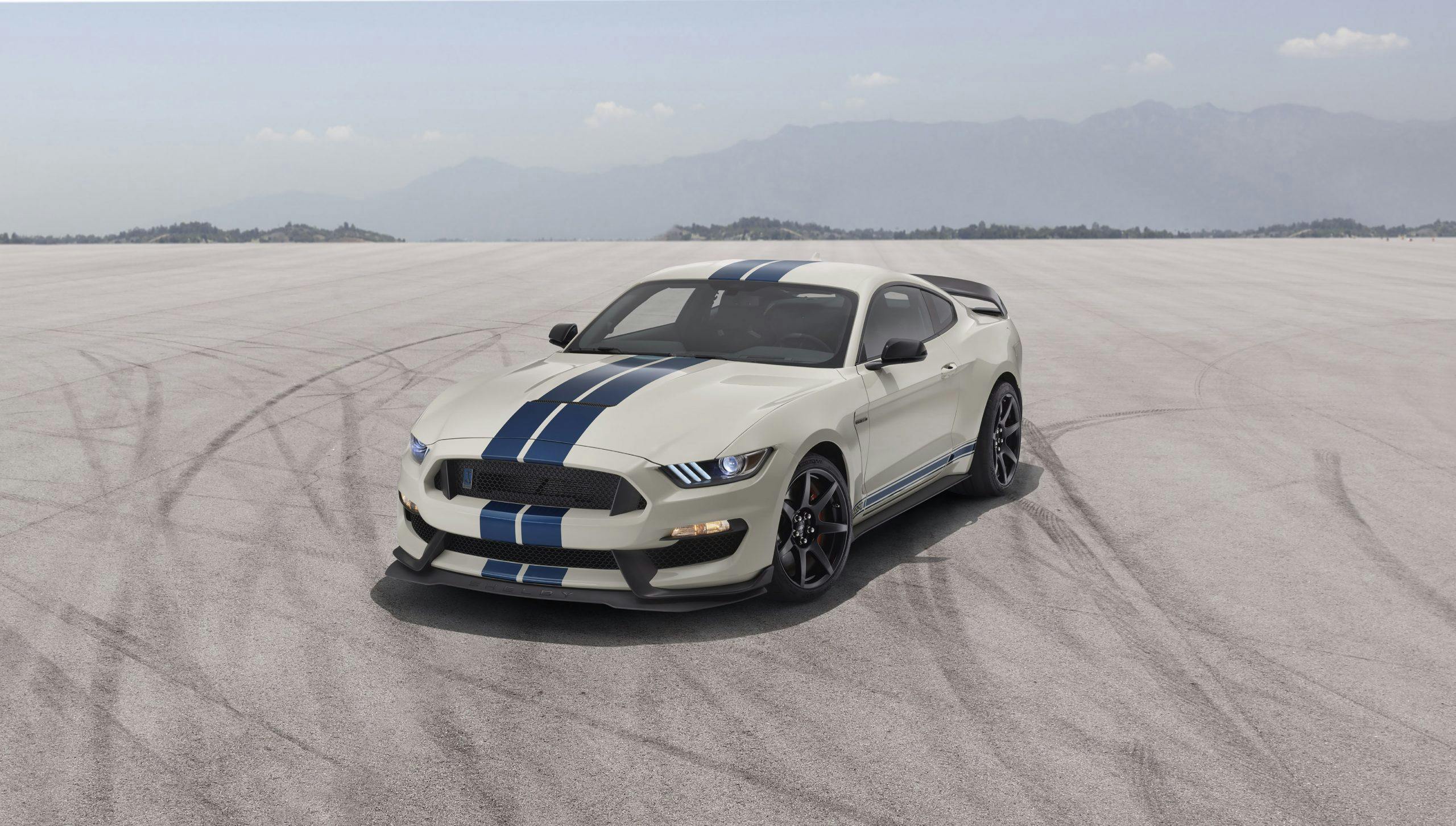 2020 Ford GT350R Heritage Edition Package front three quarter