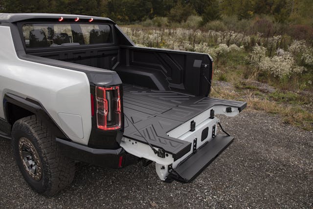 2022 GMC Hummer EV tailgate