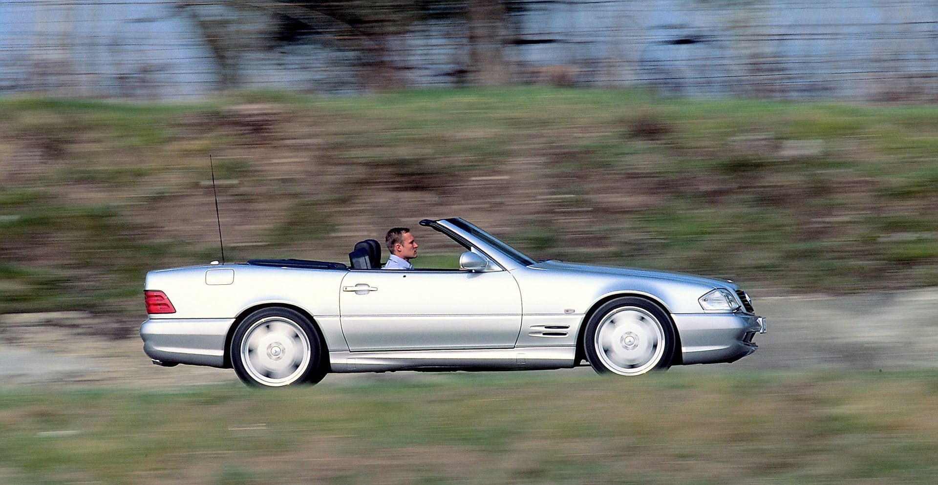 Mercedes-Benz Type SL 55 AMG side profile action