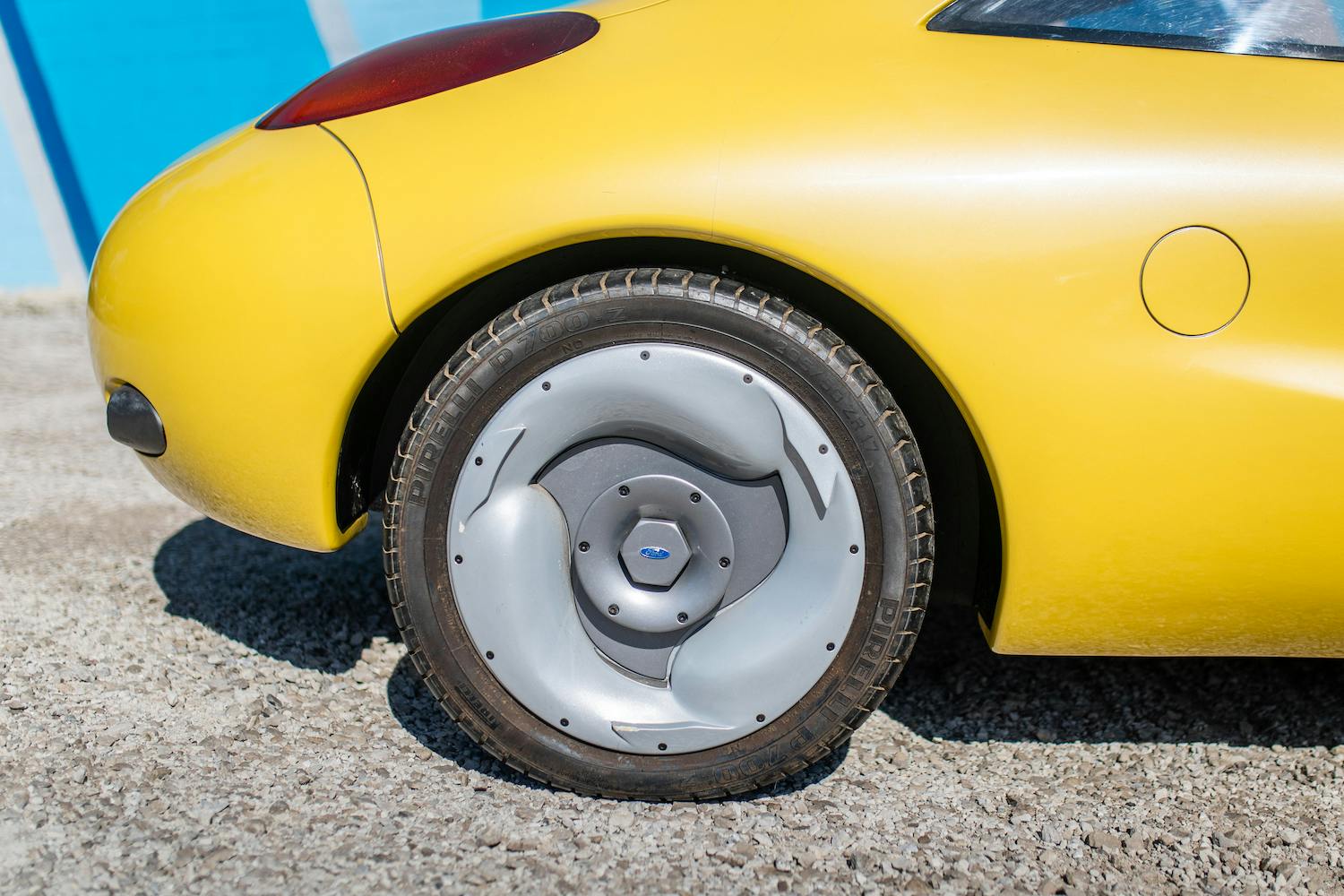 Ford Ghia Vivace Concept rear wheel