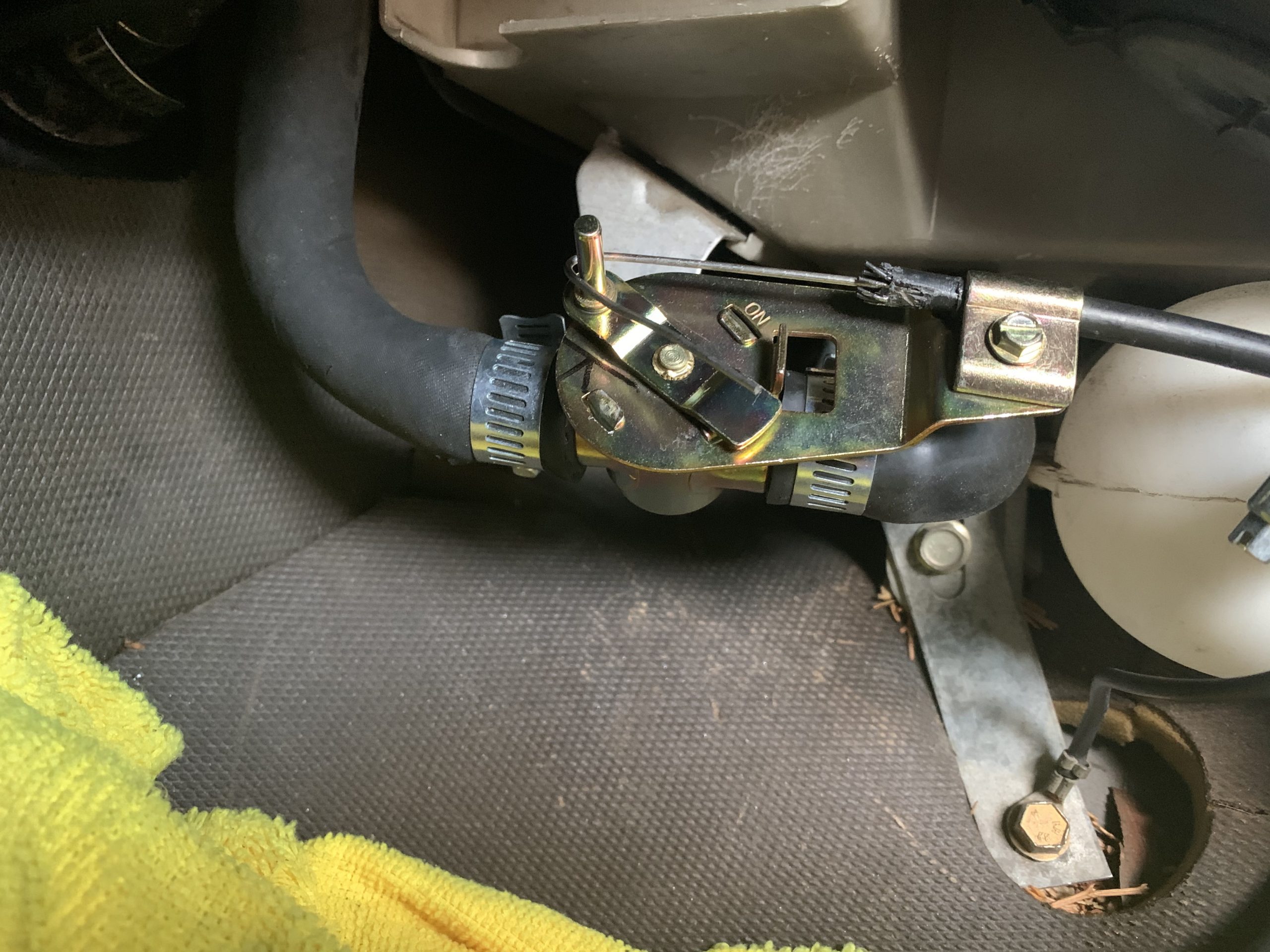 Volvo 240 heater control outlet valve