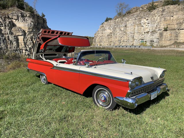 1959 Ford Galaxie Skyliner top action