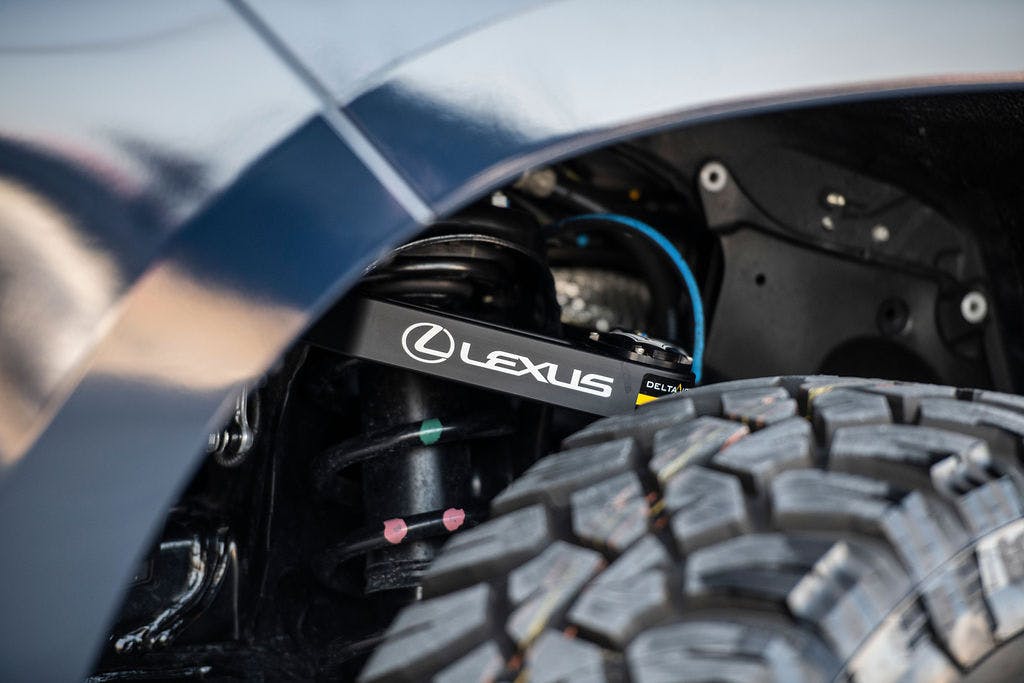 Lexus J201 Concept suspension control arms