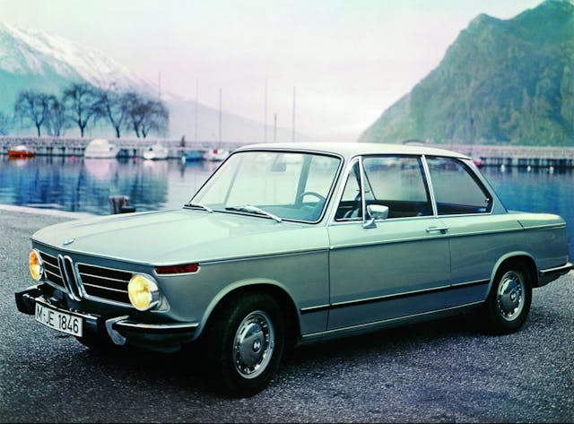 1968 bmw 2002 front three-quarter