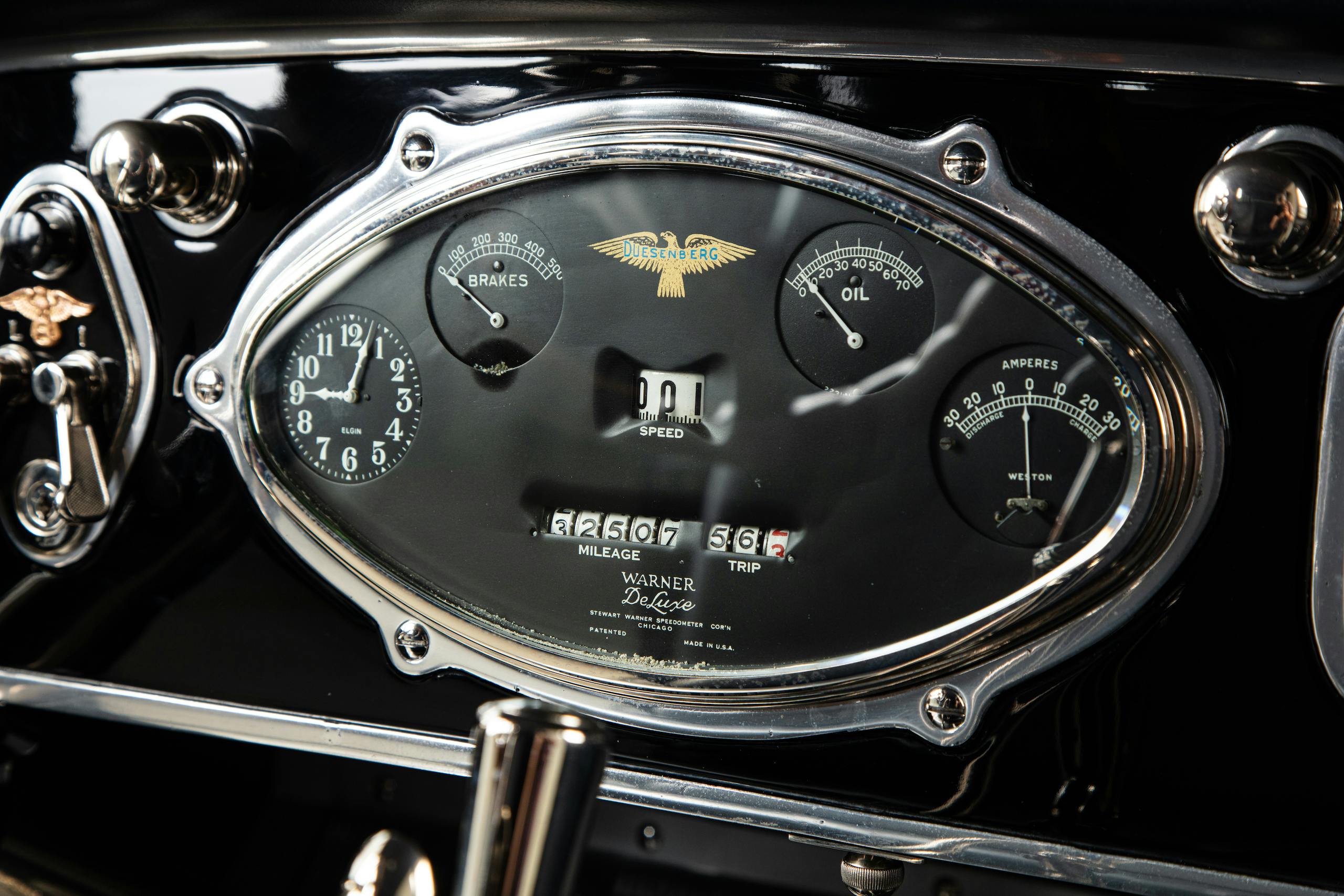 Duesenberg dash and gauges detail