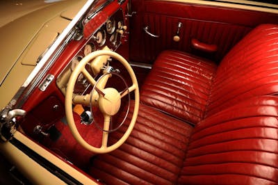 Tom Mix - 1937 Cord - interior
