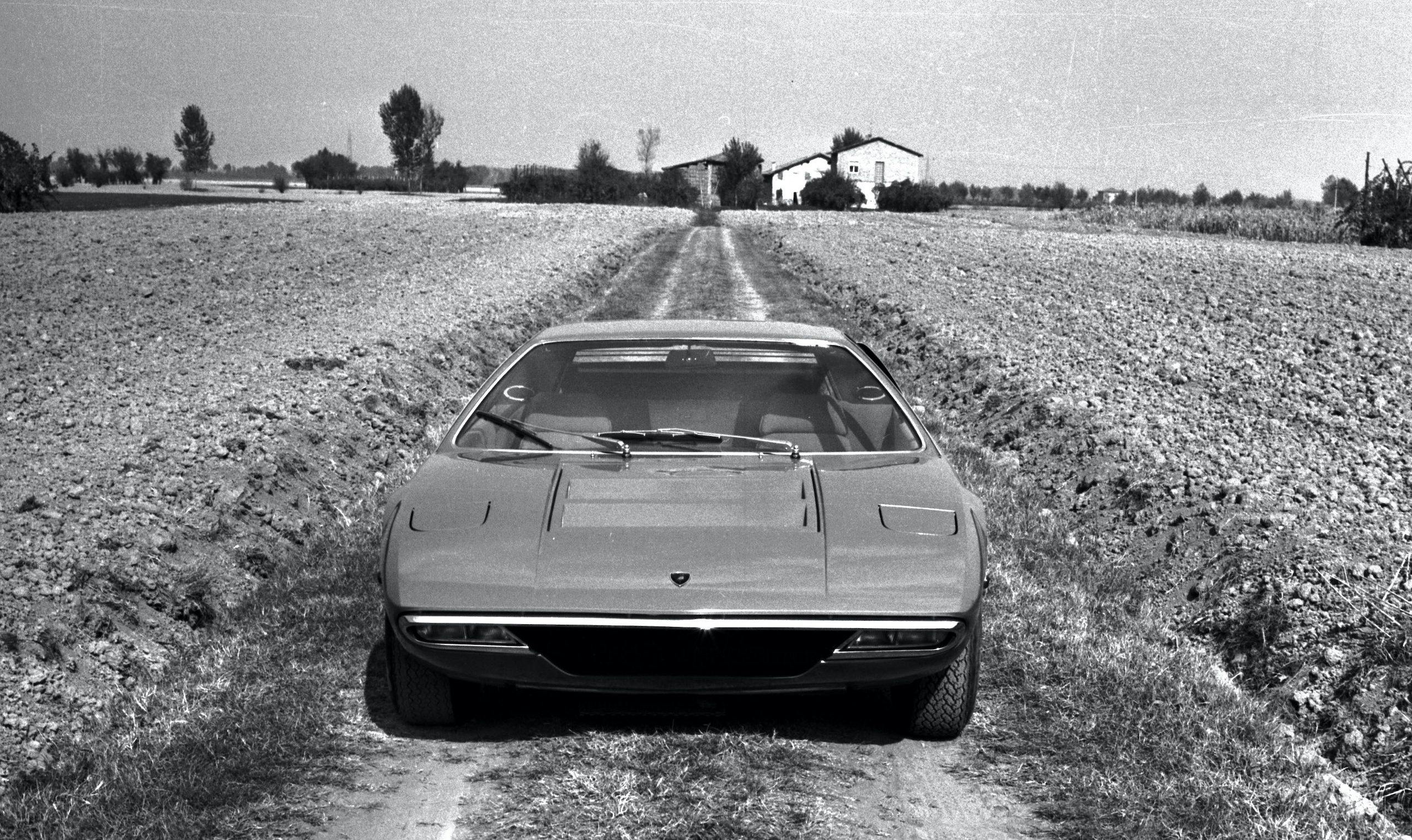 Lamborghini Urraco front vintage countryside photo