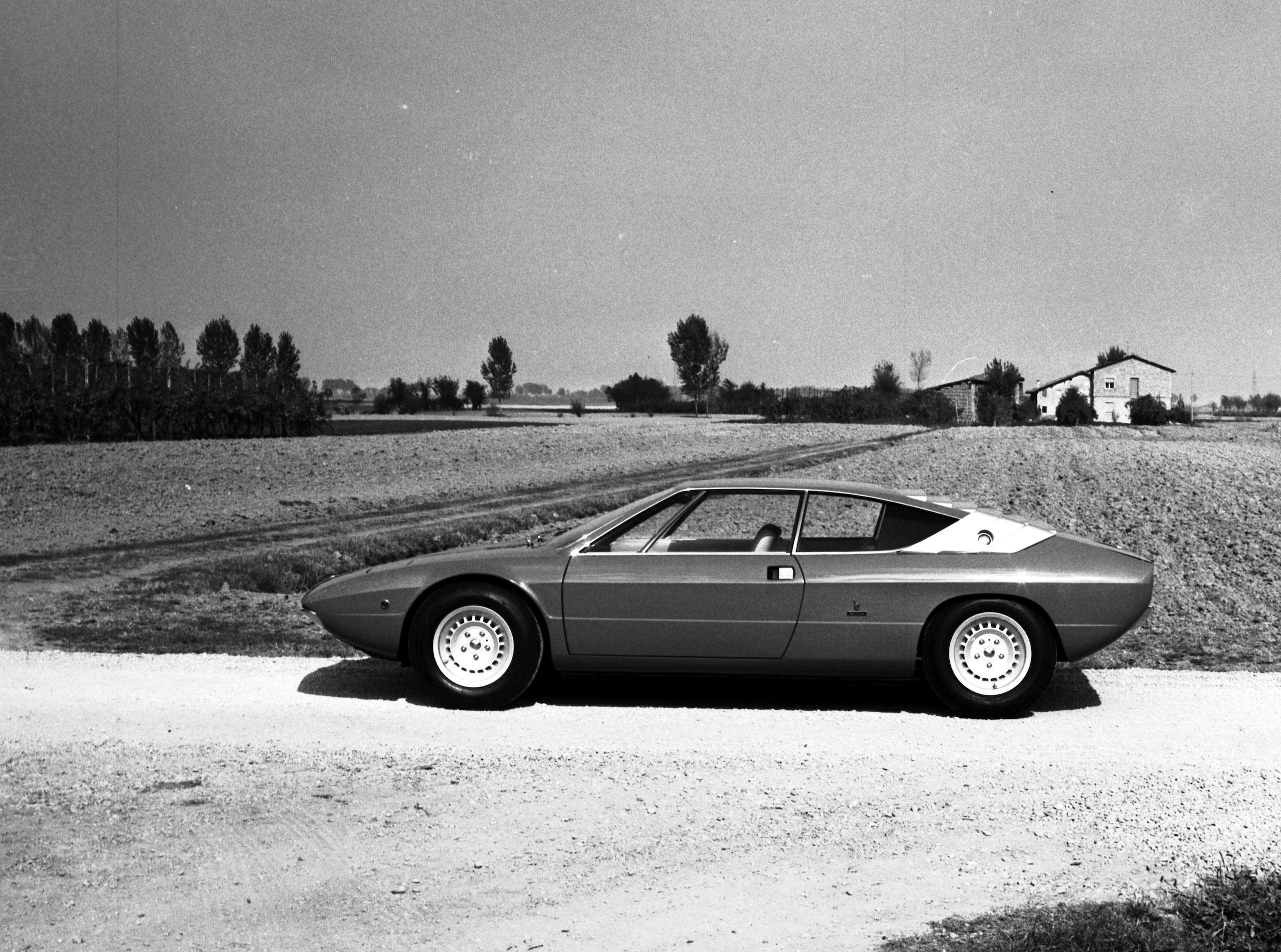 Lamborghini Urraco side profile vintage countryside photo