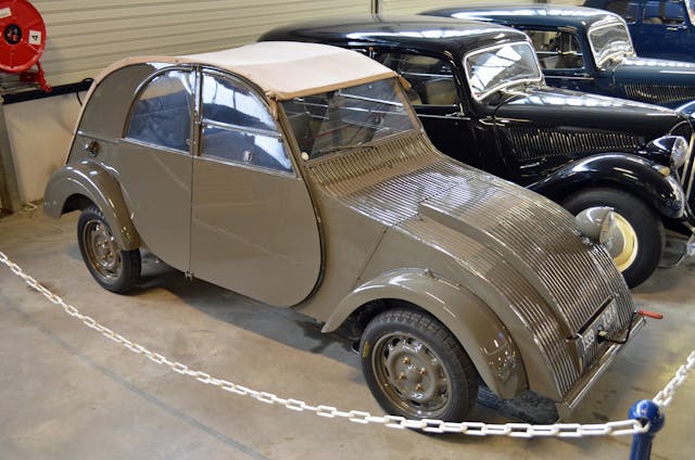 1939 citroen 2cv front three-quarter