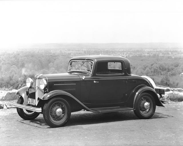 1932 Ford DeLuxe Coupe 3-window mode