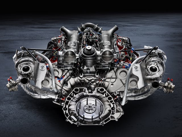 2020_11_Ferrari_488GT_engine_1_1