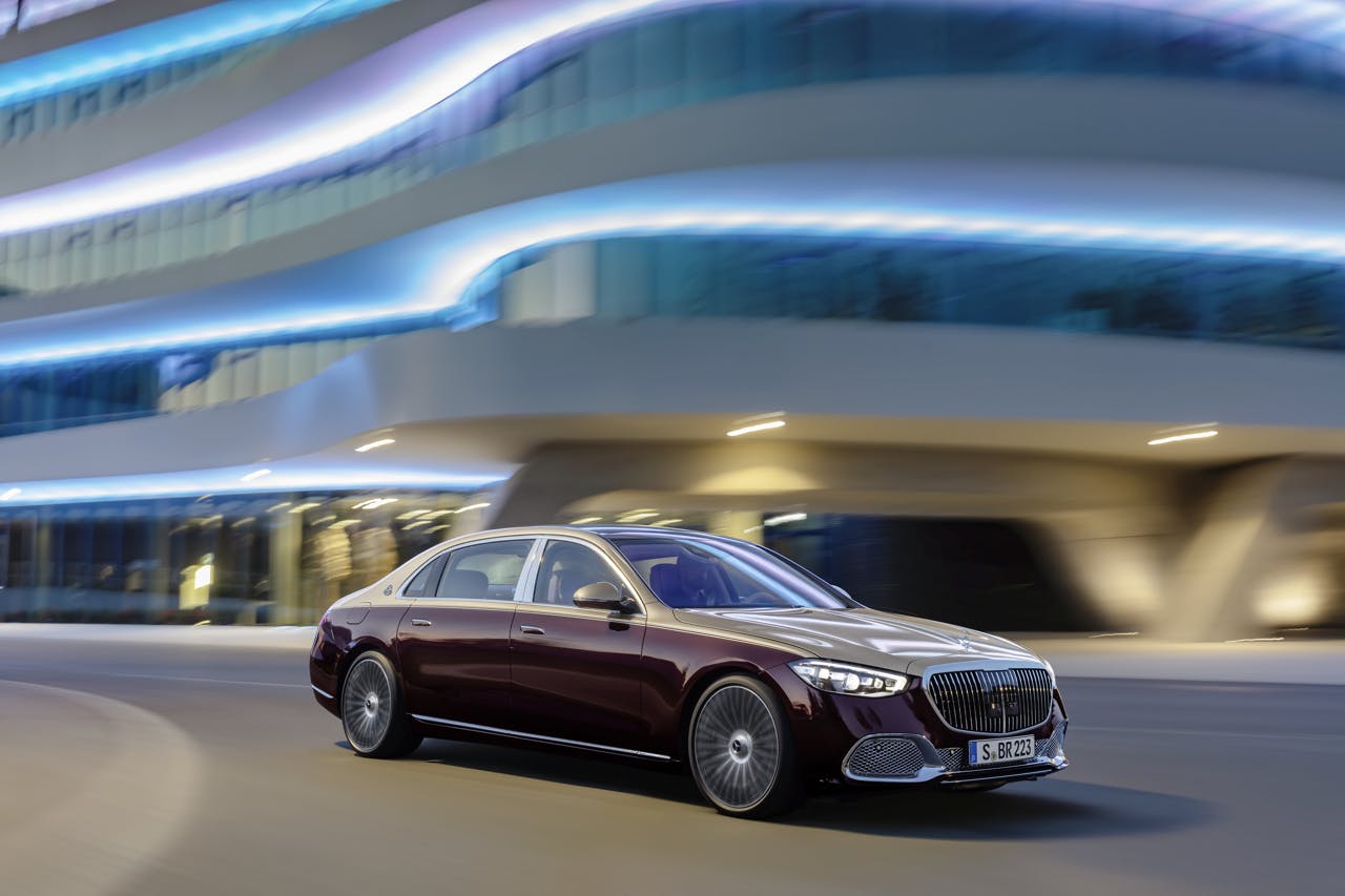 Mercedes-Maybach S-Class 2020 front cornering
