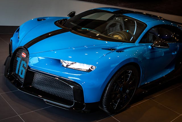 Bugatti-Chiron-Pur-Sport-show-car-12