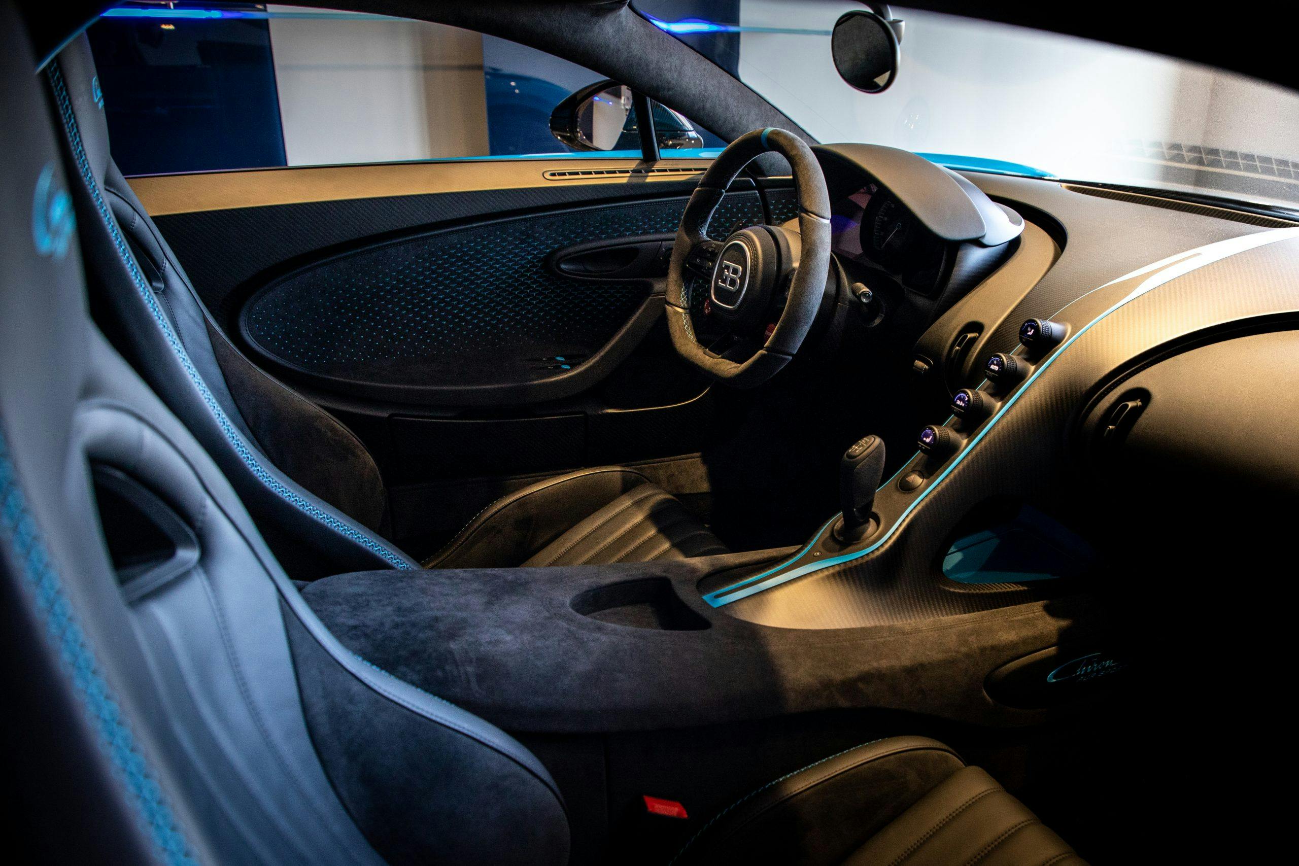 Bugatti-Chiron-Pur-Sport-show-car-8