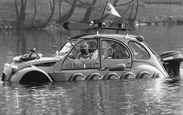 Gauloises Citroën promotional boat - Schwimm-Ente 1982