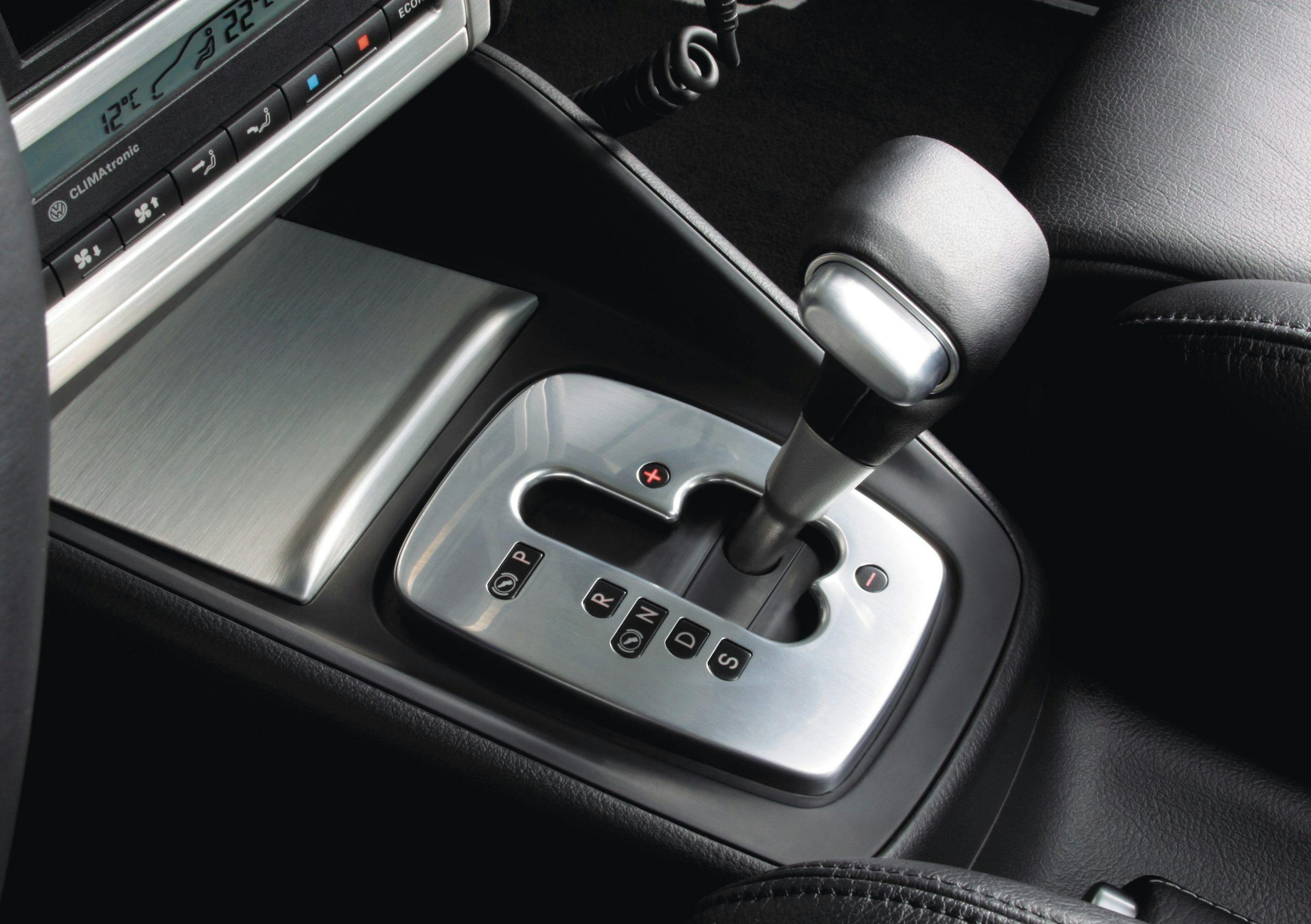 Volkswagen 6-speed DSG: Golf R32 lever gate