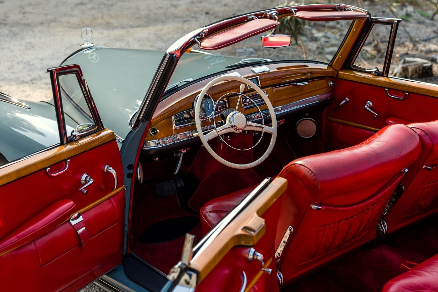 Ella Fitzgerald - 1959 Mercedes-Benz 300D - wide interior shot