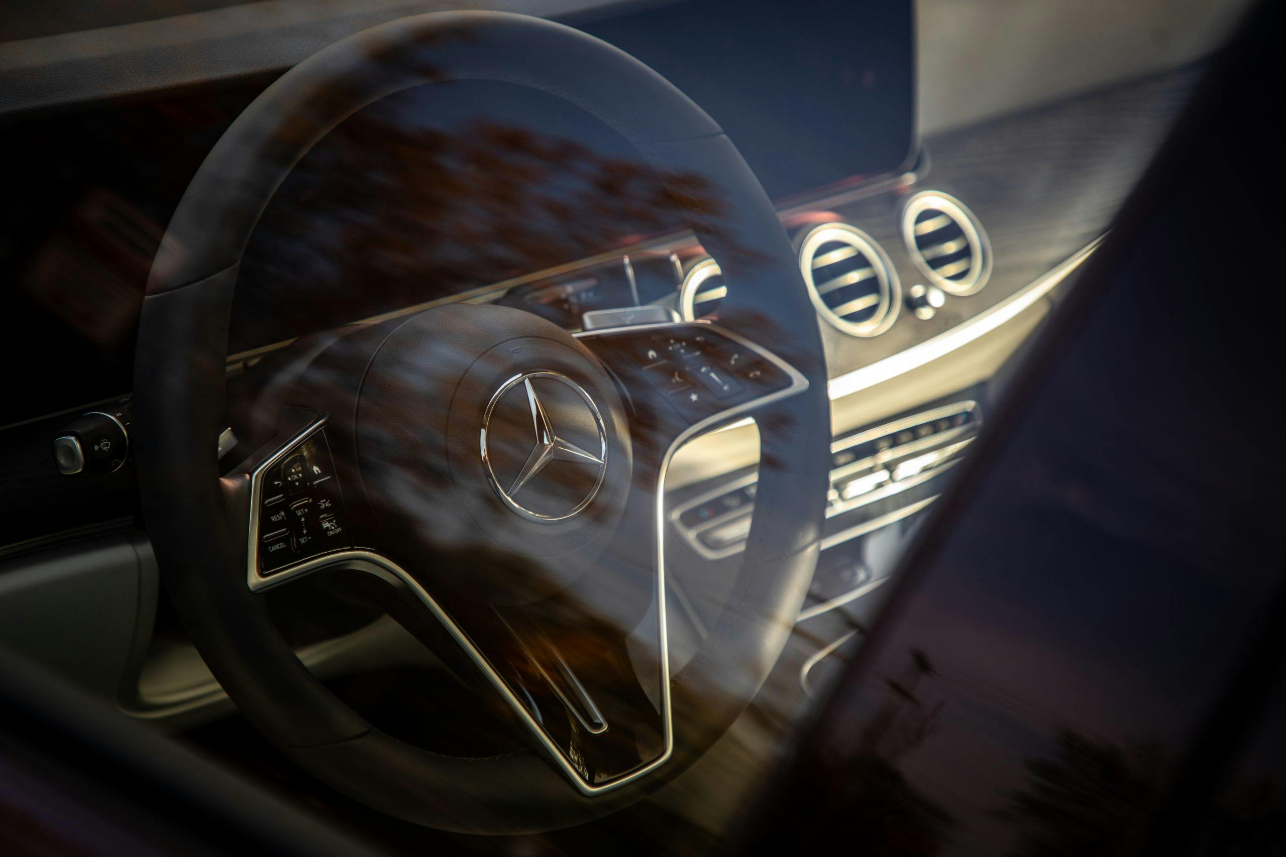 2021 Mercedes Benz E 450 4MATIC steering wheel