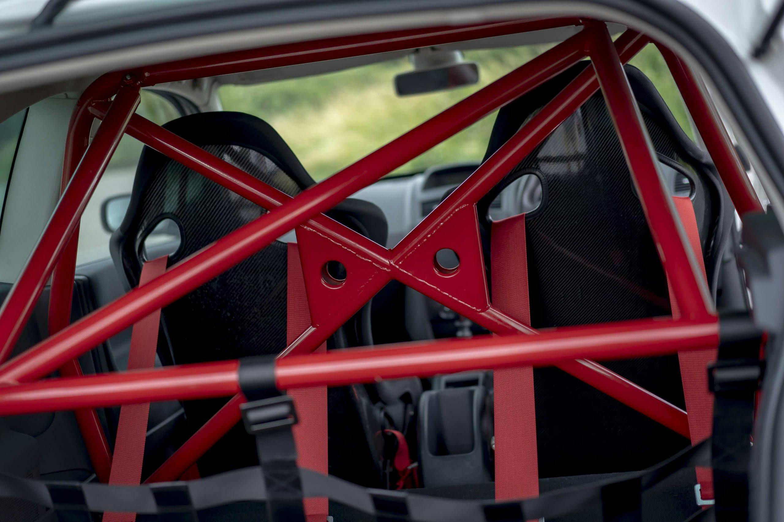 Renault Megane R26R rear roll cage detail