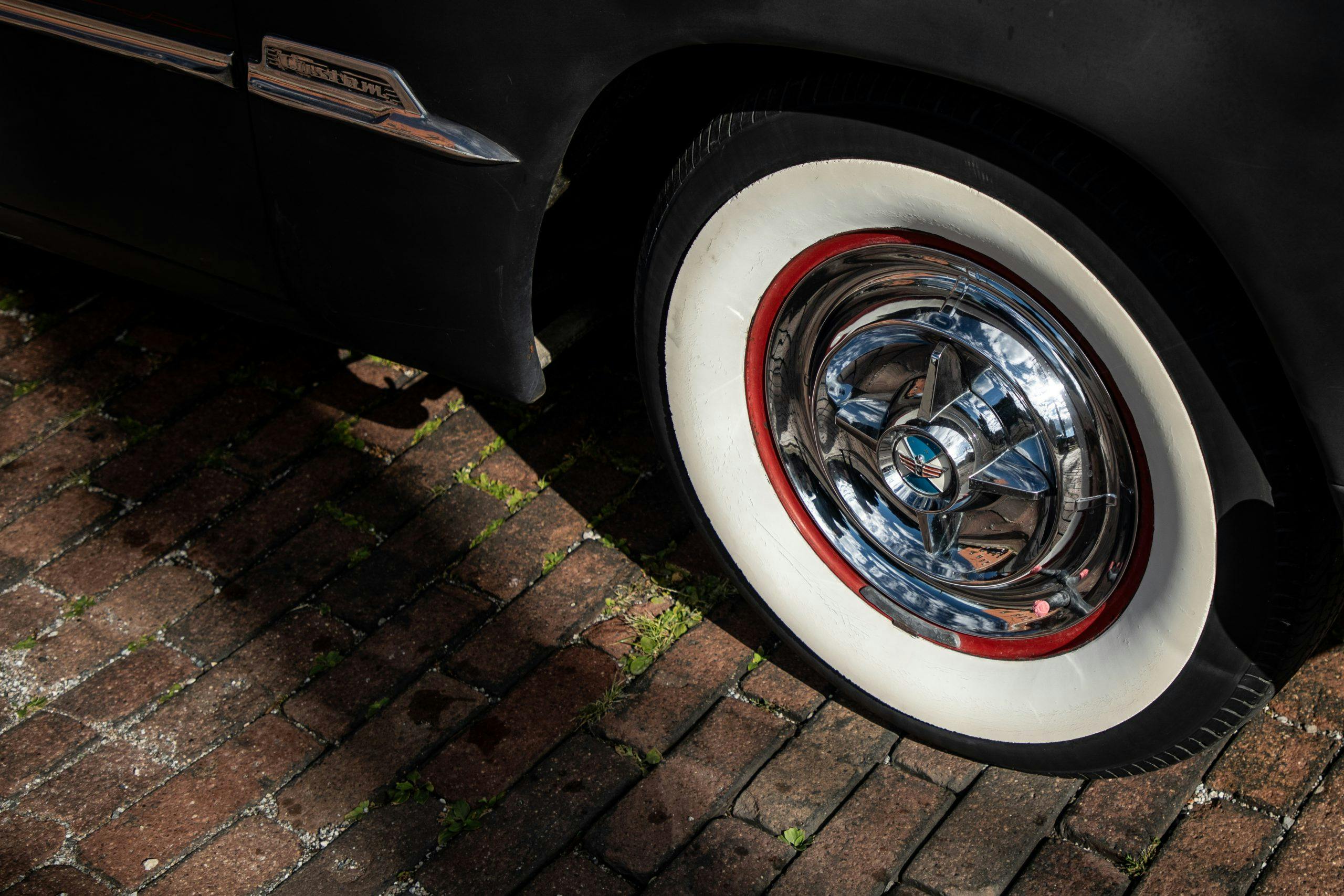 shoebox ford wheel detail