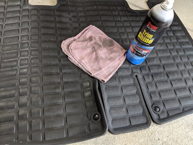 Cleaning car mats