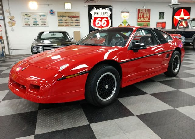 1988-pontiac-fiero-gt-feature pic